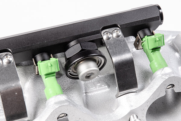 Radium Engineering FPD Adapter 8AN ORB / 27mm Bore for Nissan 350Z 07-09/370Z/Skyline V36/Infiniti G35/G36 V36 VQ35HR/VQ37VHR
