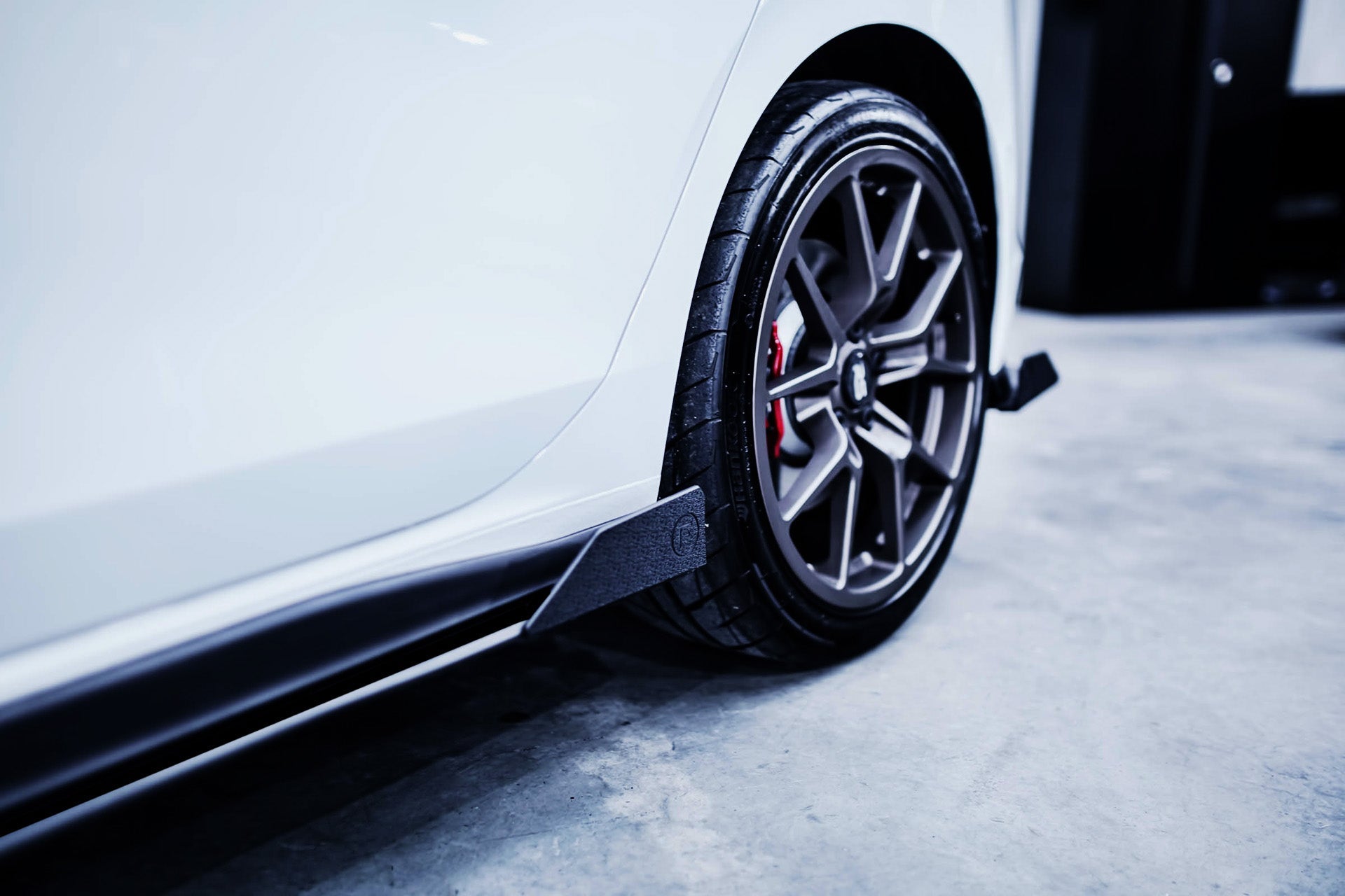 Flow Designs DEMO STOCK - MK8 Golf GTI Side Skirt Splitters (Pair) - GLOSS BLACK - iilumolab