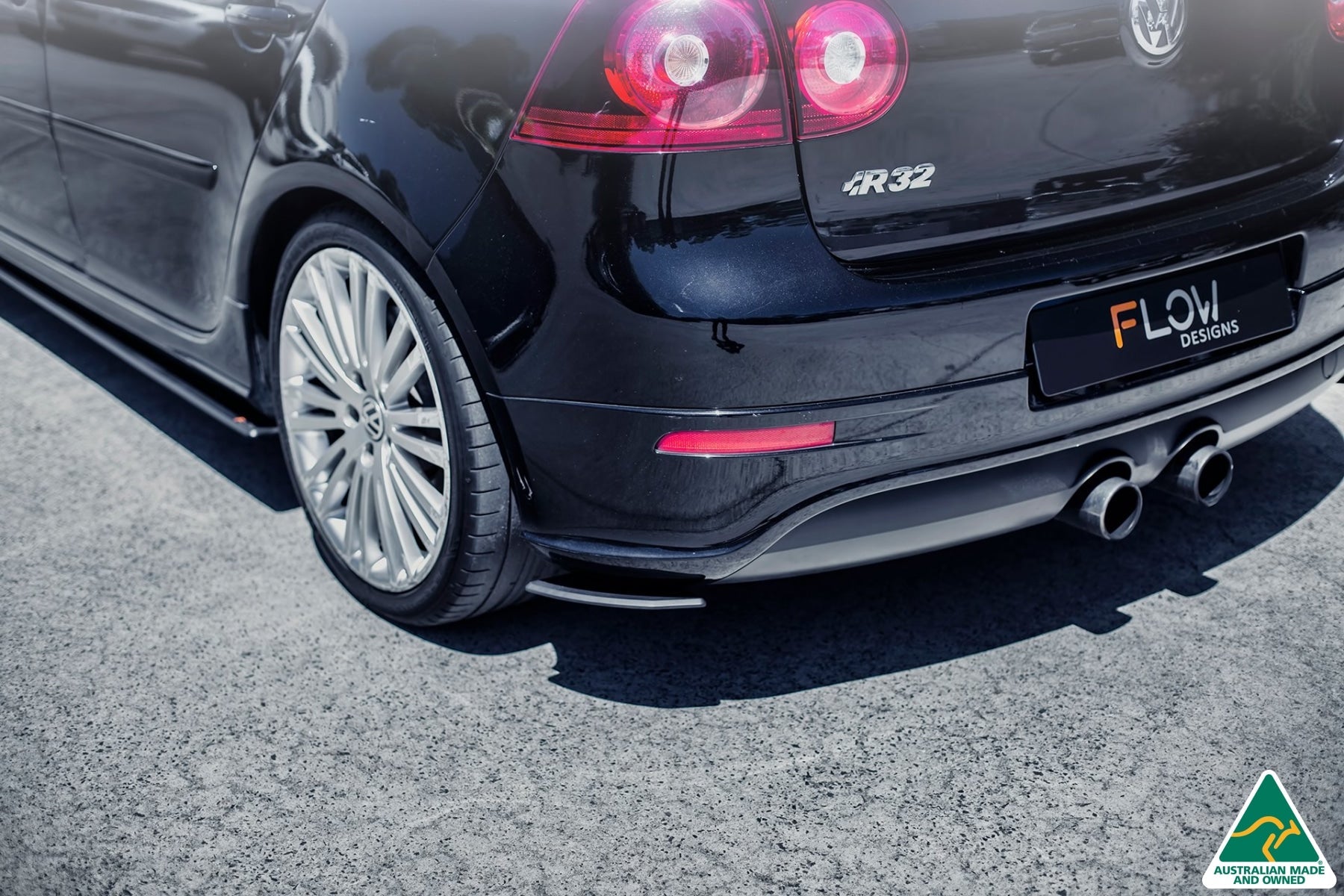 Flow Designs MK5 Golf R32 Rear Spats (Pair) - iilumolab