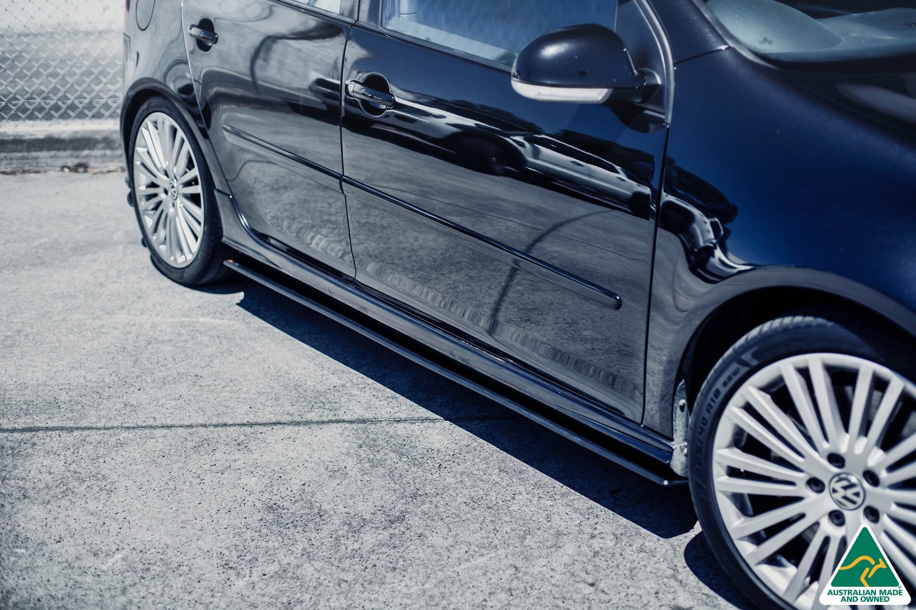 Flow Designs MK5 Golf R32 Side Skirt Splitters (Pair) - iilumolab