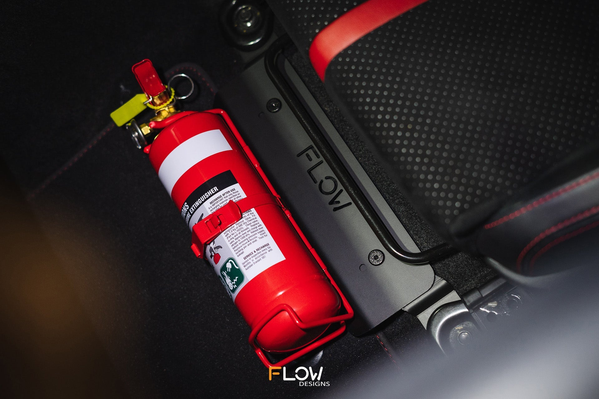 Flow Designs ZD8 BRZ Adjustable Fire Extinguisher Bracket/Mount - iilumolab