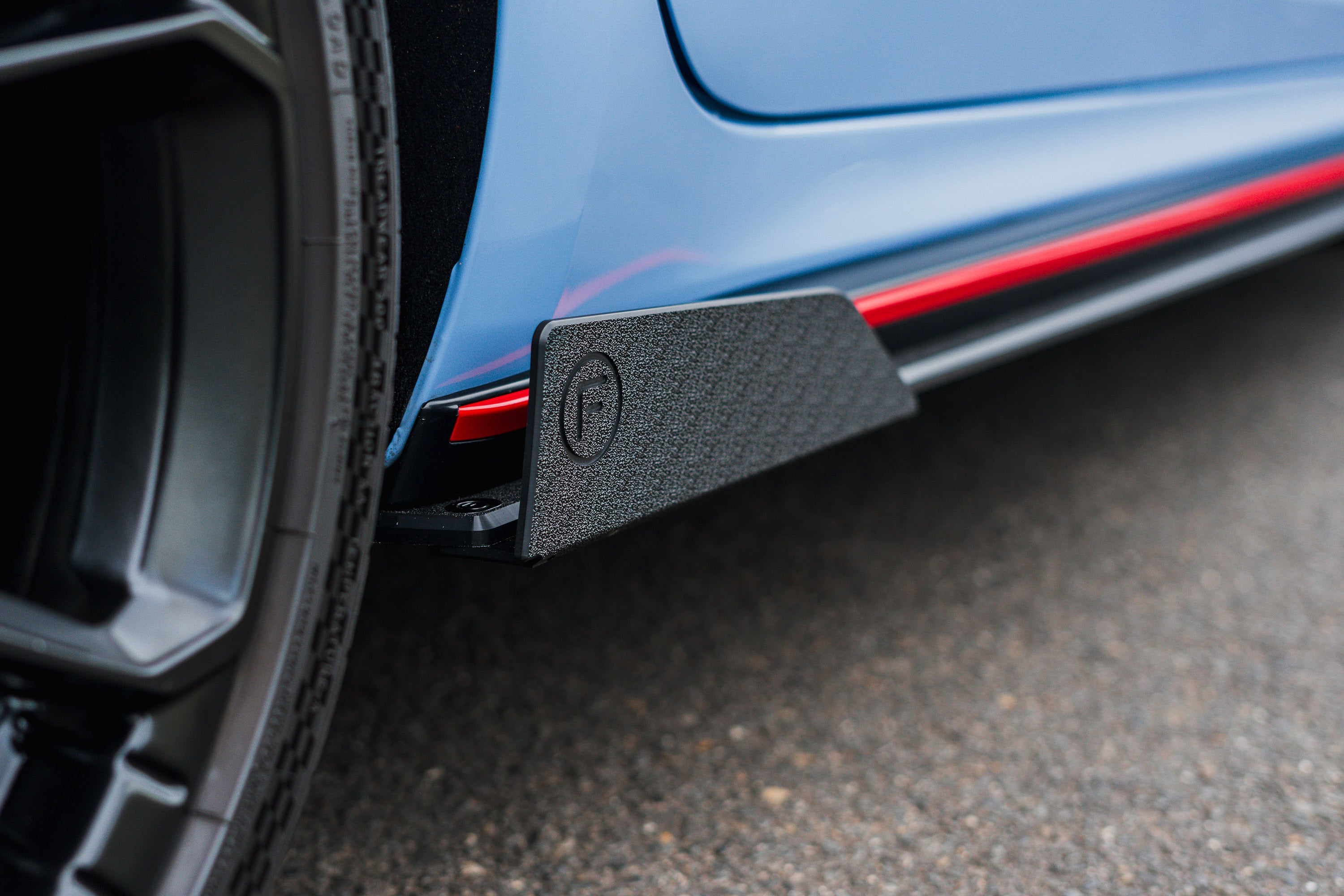 Flow Designs EX-DISPLAY - CN7 V2 i30N Sedan FL 2024 Side Skirt Splitters (Pair) - GLOSS BLACK - iilumolab