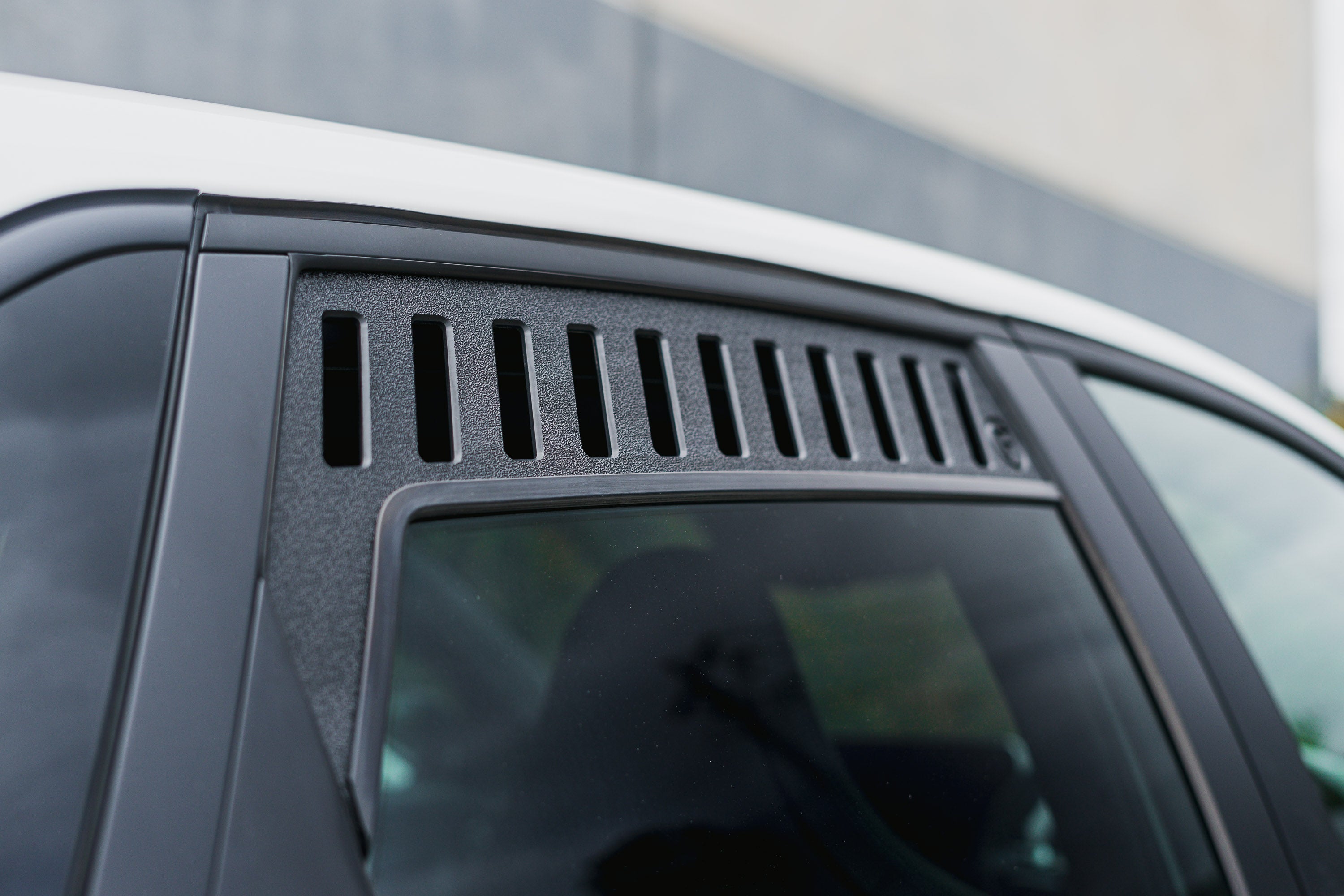 Flow Designs Hyundai i30N Hatch PDE V6 FL2 2025+ Rear Window Vents (Pair) - iilumolab