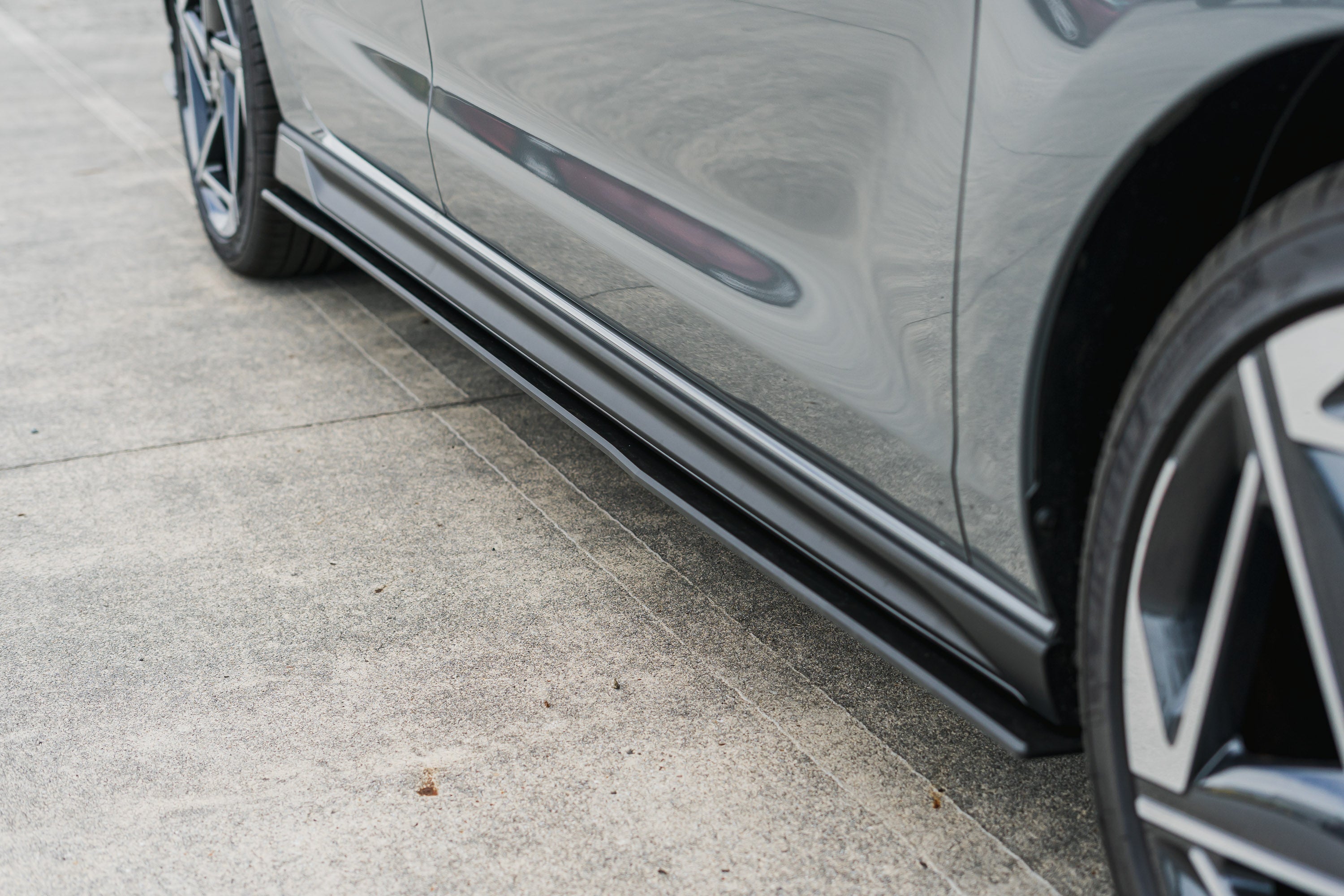 Flow Designs i30N-Line Hatch PDe.V6 FLÂ 2024+ Side Skirt Splitters (Pair) - iilumolab