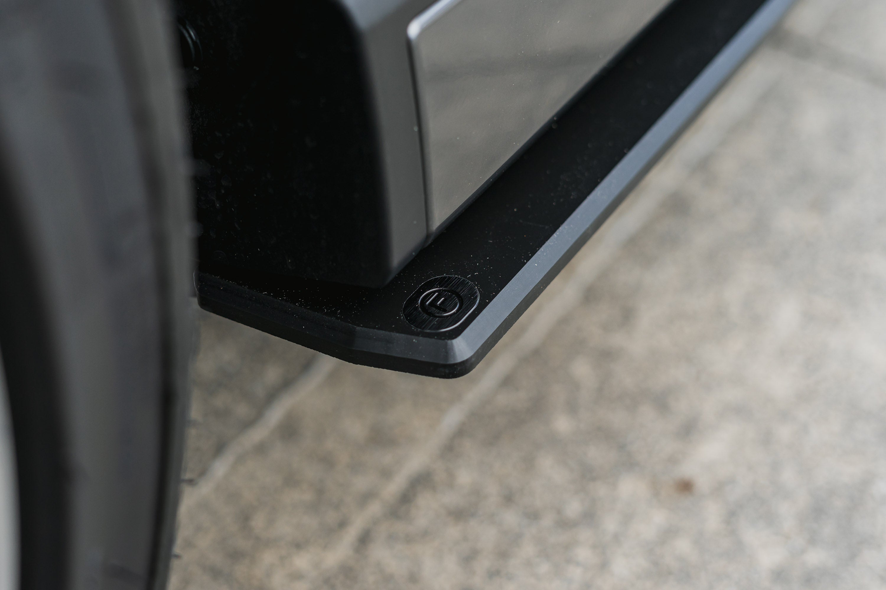 Flow Designs i30N-Line Hatch PDe.V6 FLÂ 2024+ Side Skirt Splitters (Pair) - iilumolab