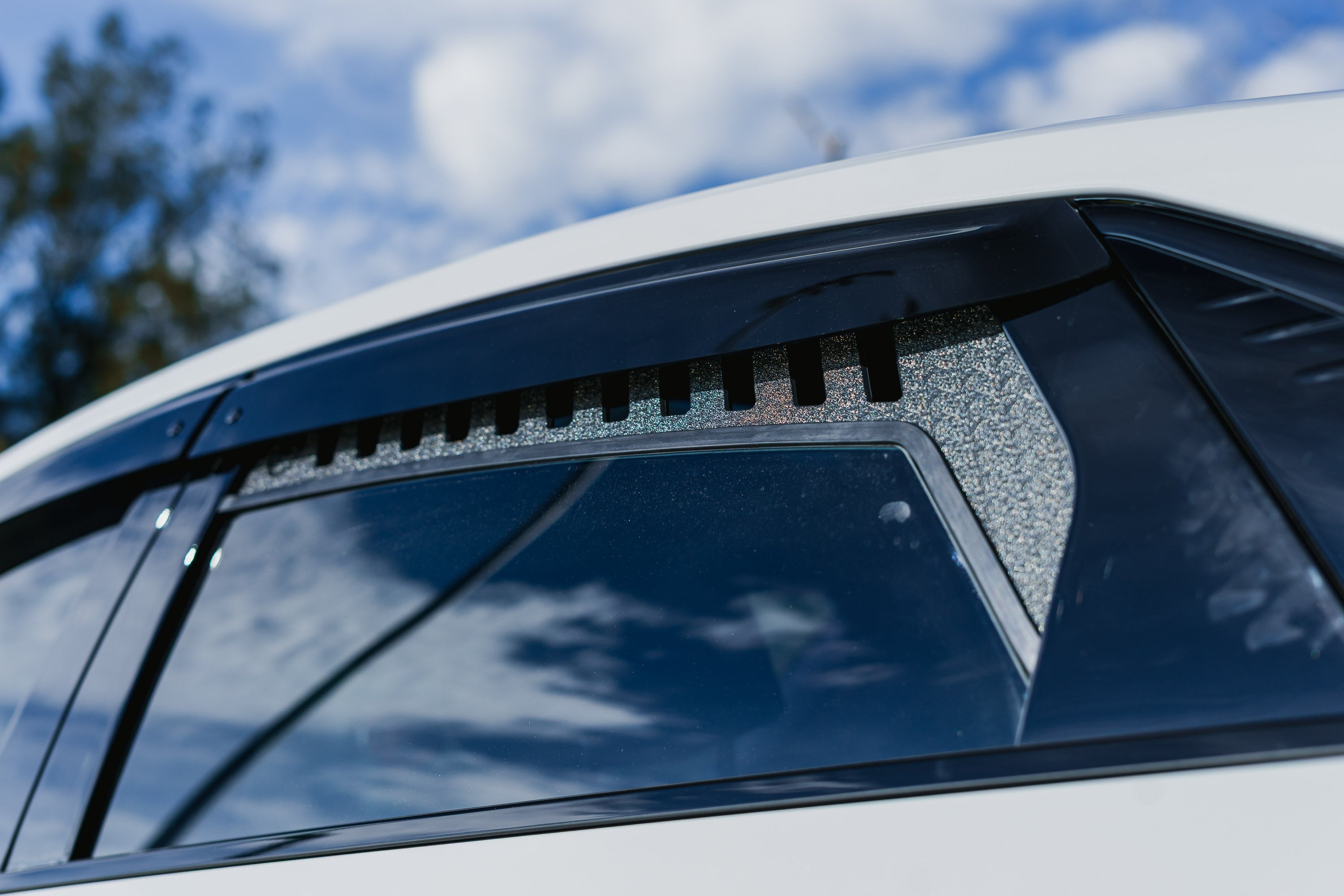 Flow Designs Hyundai CN7 V2 i30 N-Line Sedan FL 2025 Rear Window Vents (Pair) - iilumolab