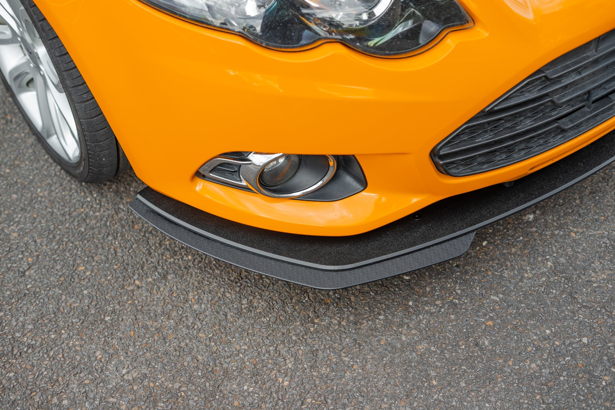 Flow Designs Ford Falcon FG MK2 Front Lip Splitter Extensions - iilumolab