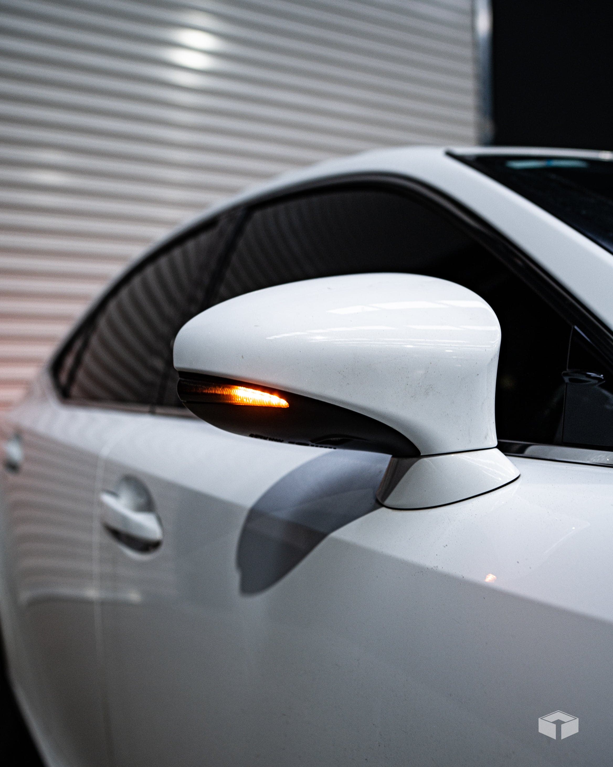 DYNAMIC MIRROR INDICATORS : LEXUS IS / CT / LS - iilumolab