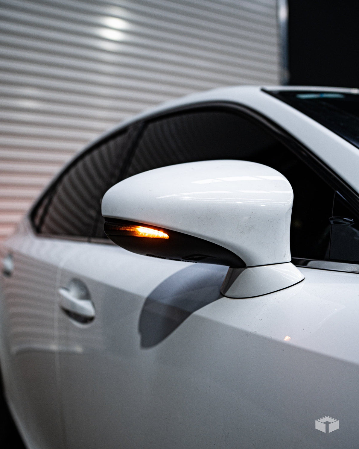DYNAMIC MIRROR INDICATORS : LEXUS IS / CT / LS - iilumo