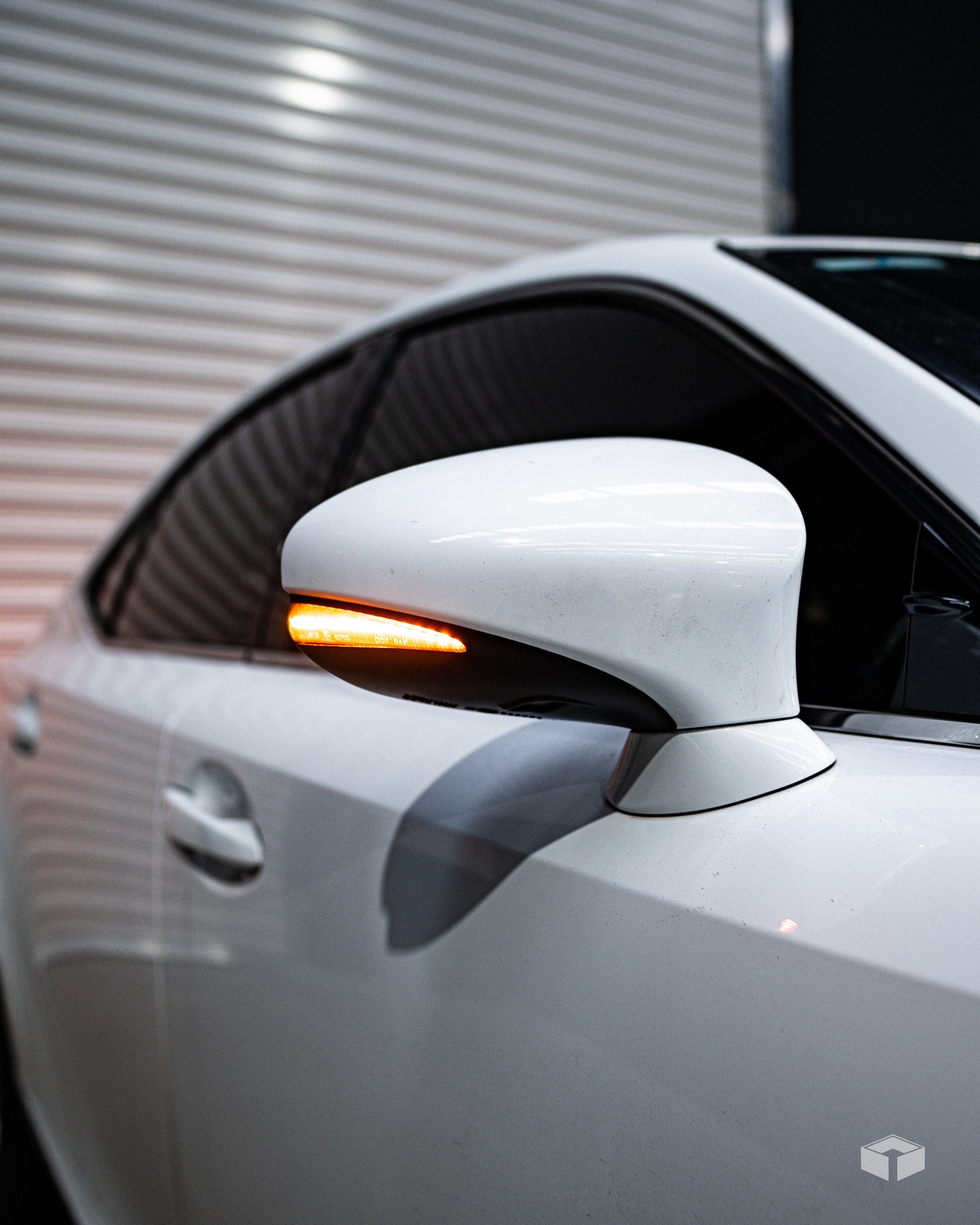 DYNAMIC MIRROR INDICATORS : LEXUS IS / CT / LS - iilumolab