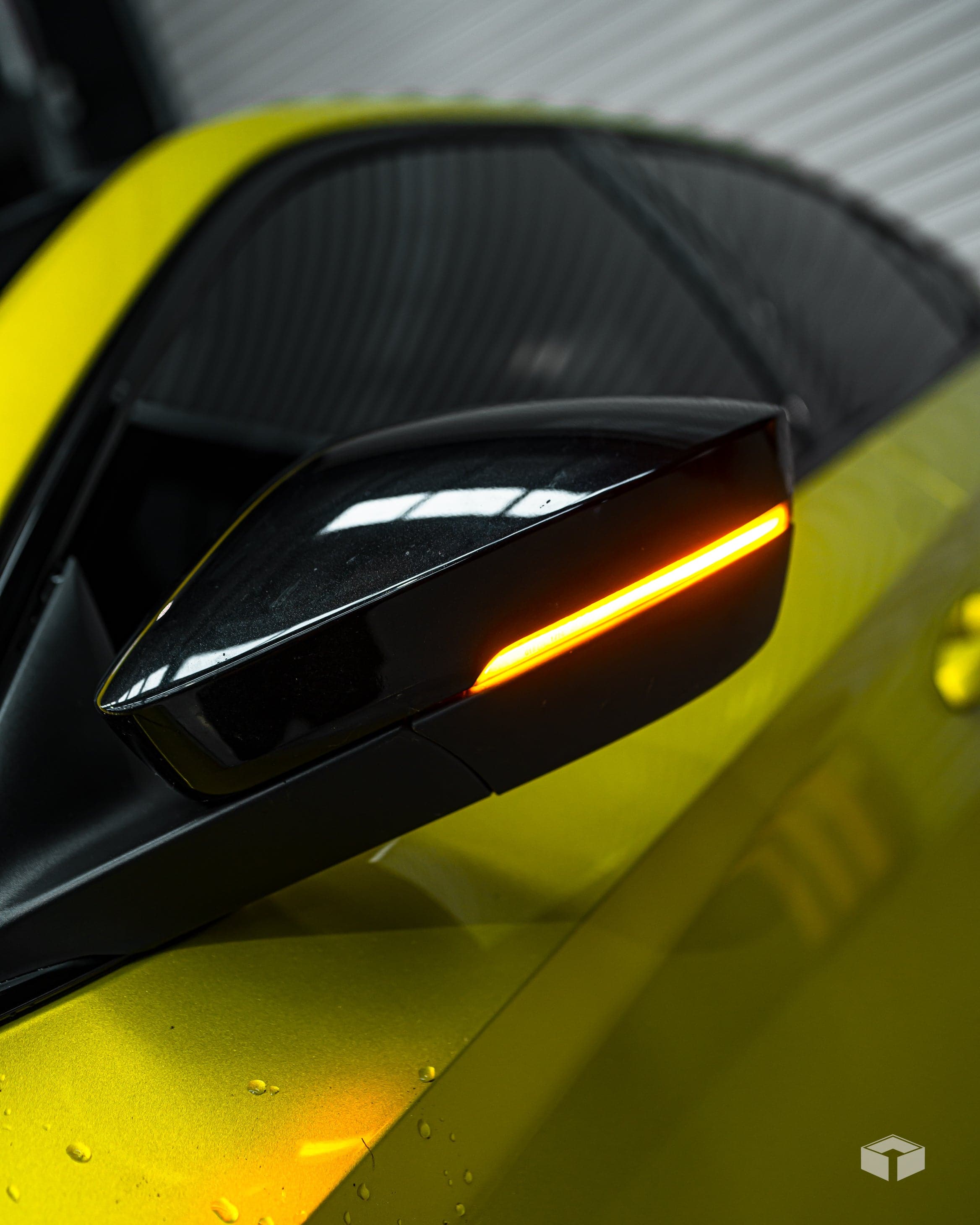 DYNAMIC MIRROR INDICATORS : SKODA SUPERB MKIII - iilumo