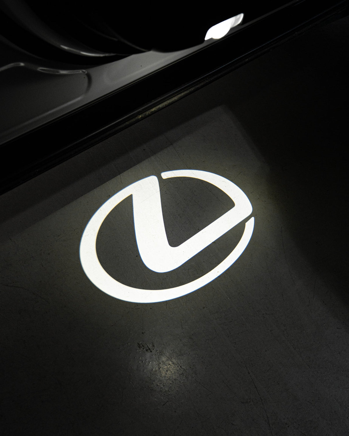 LED LOGO DOOR LIGHTS : LEXUS