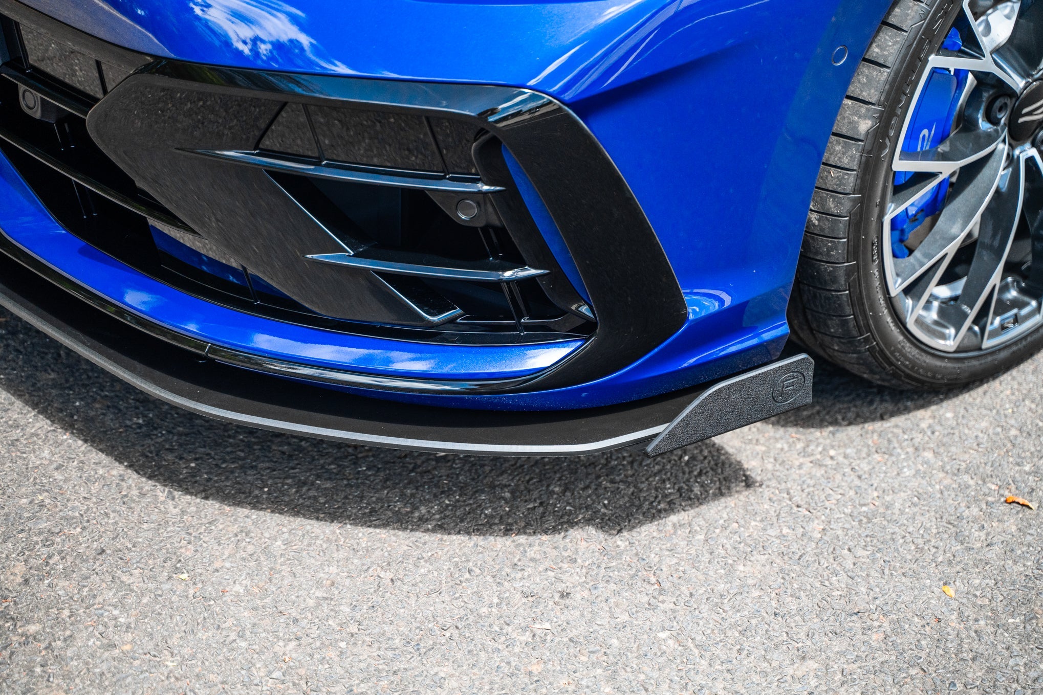 Flow Designs MK8.5 Golf R Front Lip Splitter Winglets (Pair) - iilumolab