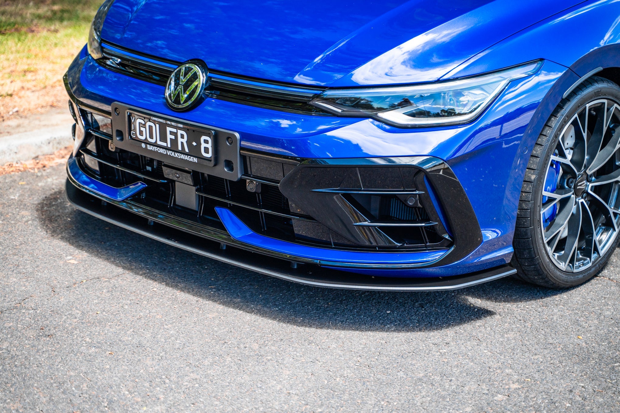Flow Designs MK8.5 Golf R Chassis Mounted Front Lip Splitter - iilumolab