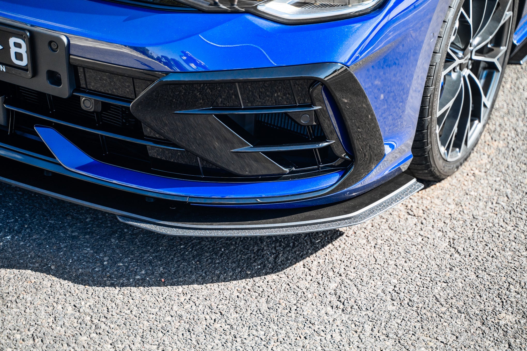 Flow Designs MK8.5 Golf R Front Lip Splitter Extensions (Pair) - iilumolab
