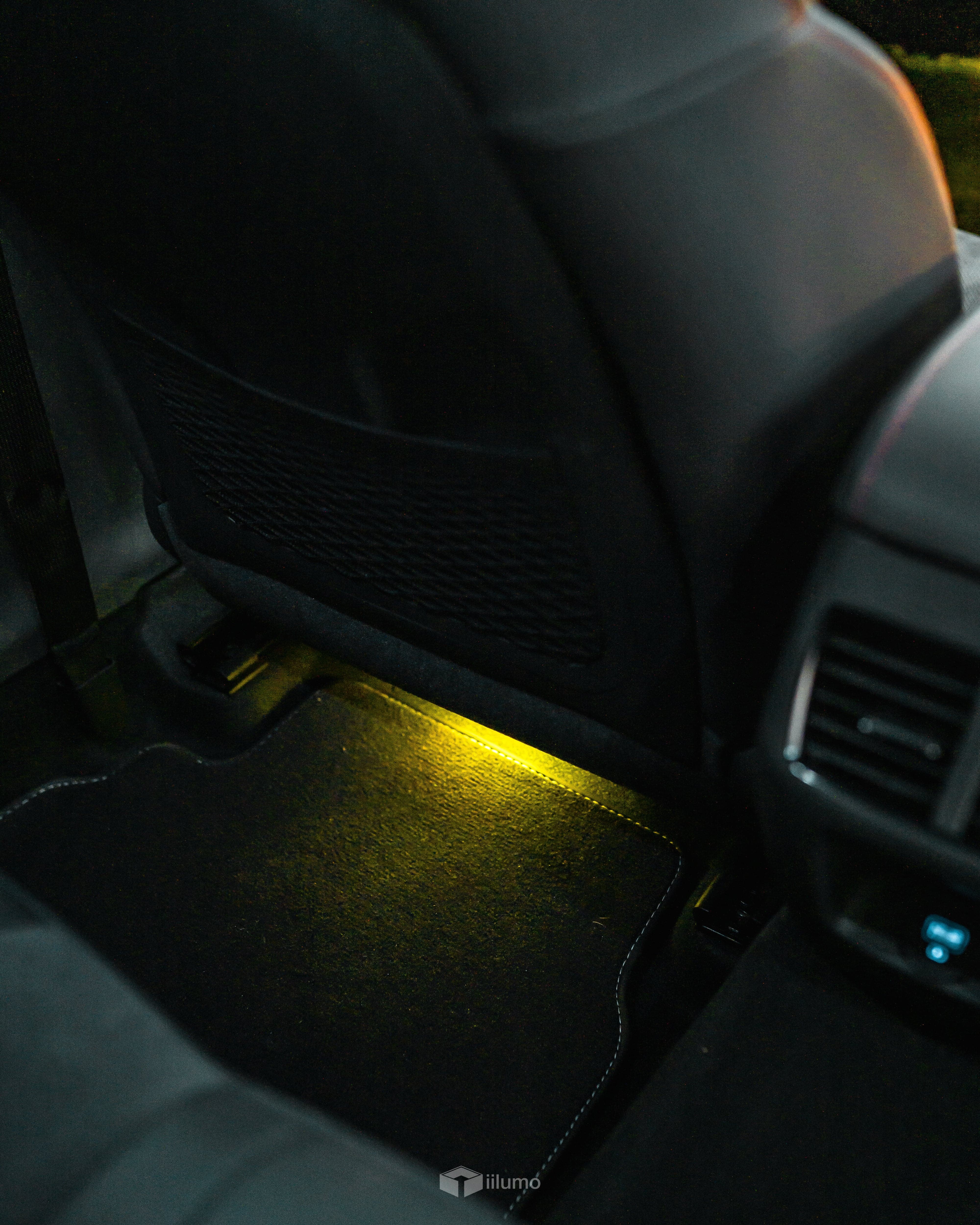AMBIENCE : RGB AMBIENT LIGHTING KIT - iilumo