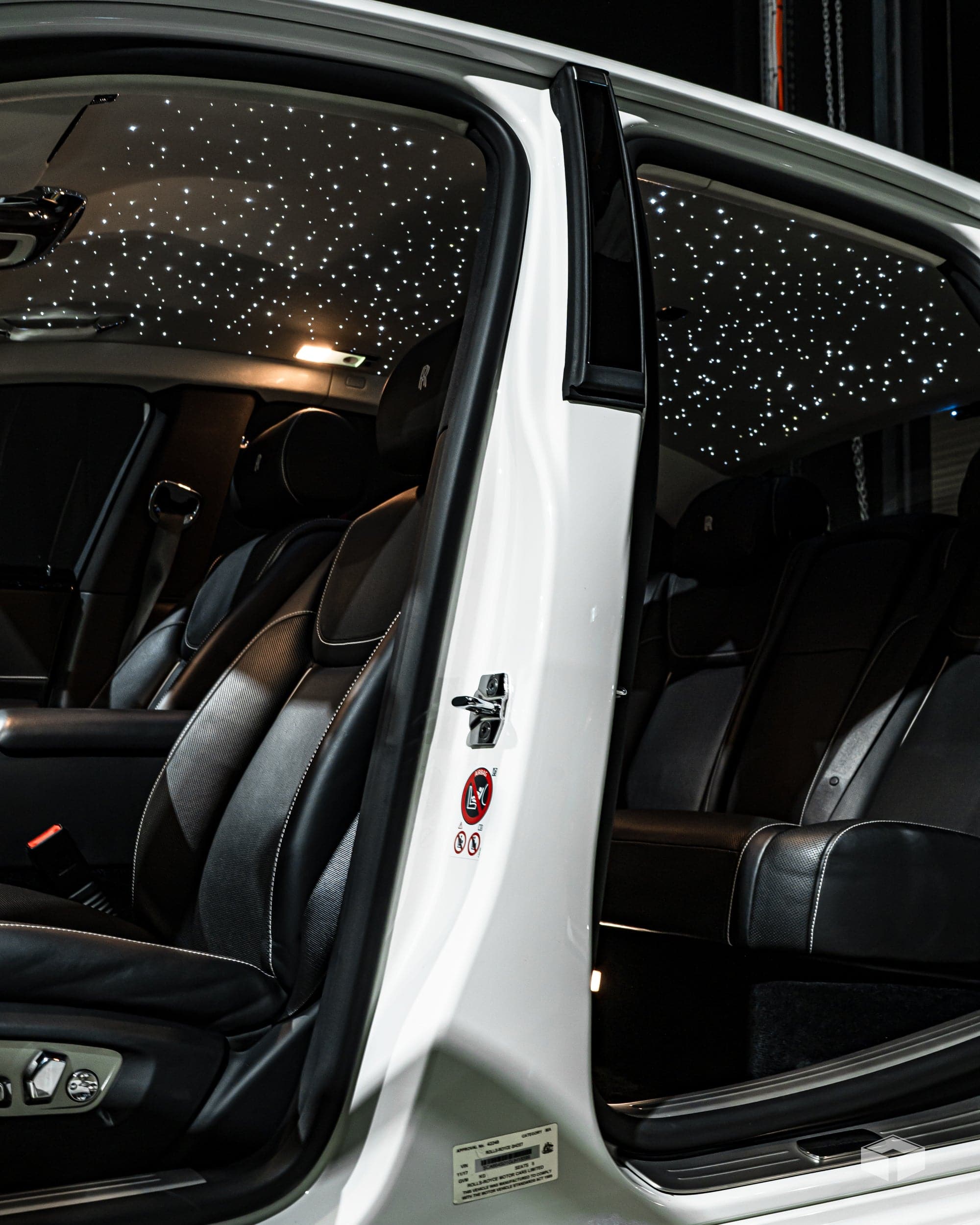 STARLIGHT : RGBW TWINKLING STAR HEADLINER KIT - DUAL OUTPUT - iilumolab