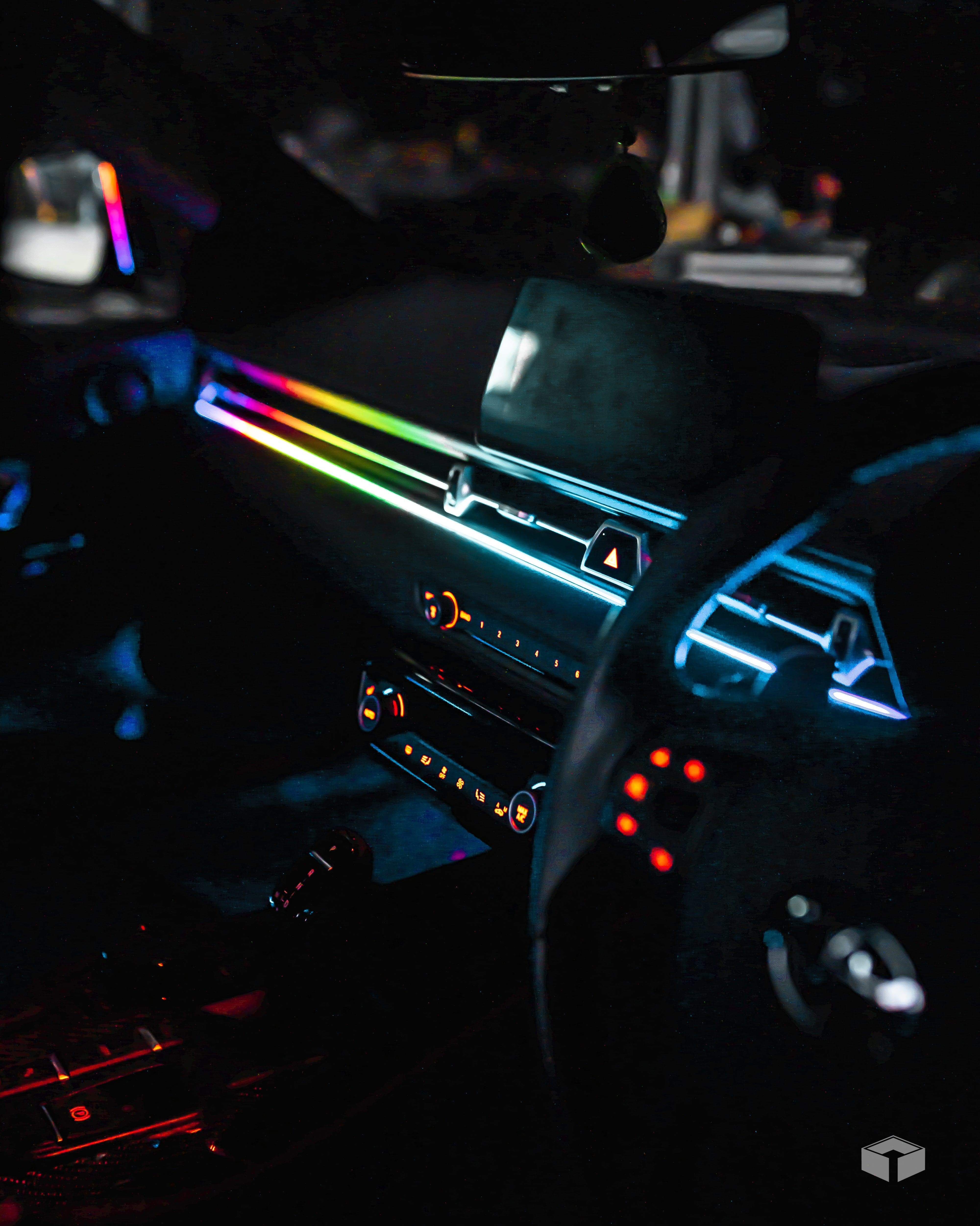 AMBIENCE+ : RGB FLOW AMBIENT LIGHTING KIT - iilumo