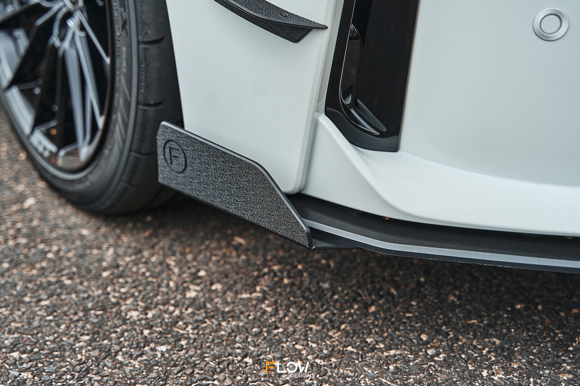 Flow Designs RETURNED STOCK - Corolla GR Chassis Mounted Front Lip Splitter (GLOSS) - iilumolab