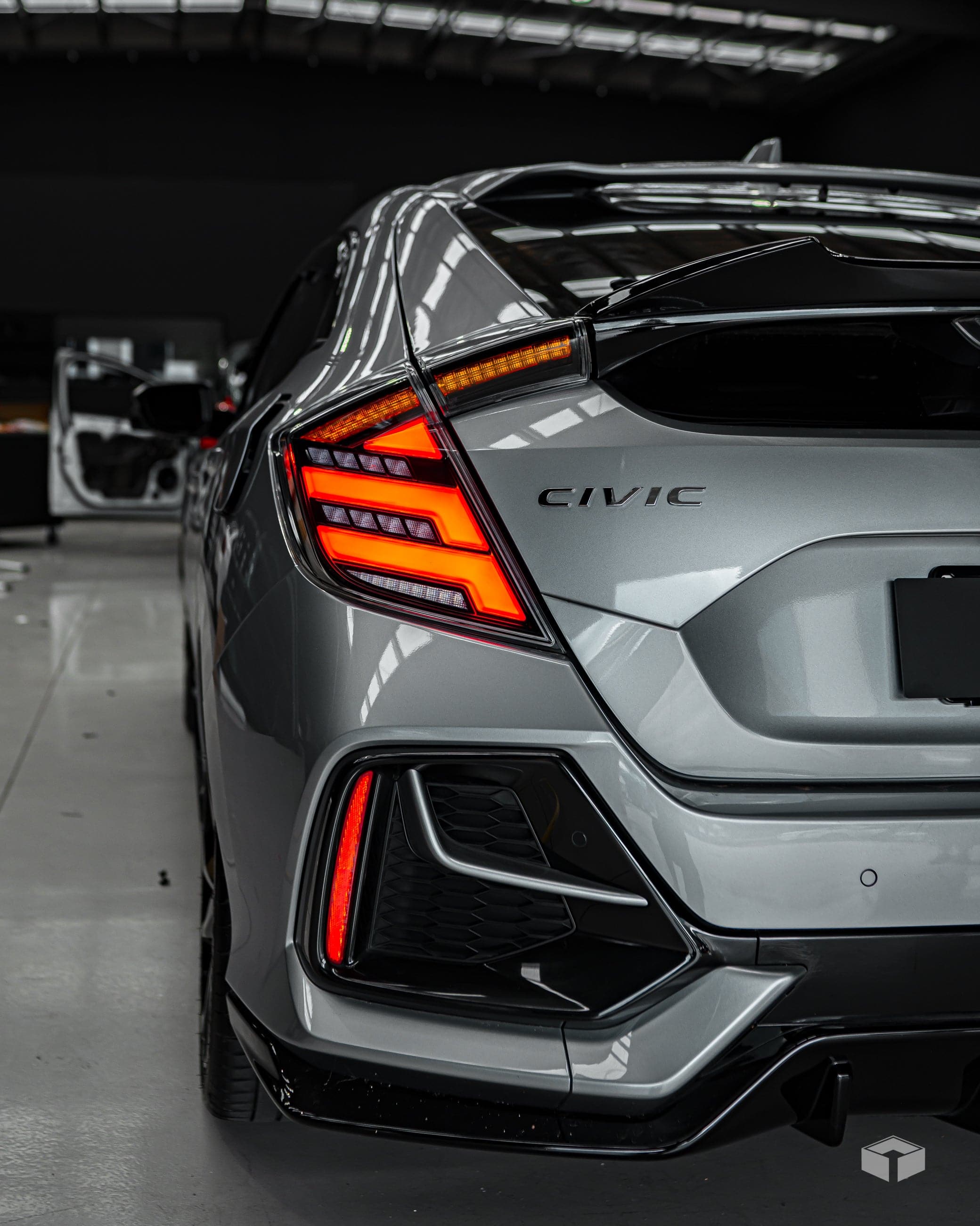 2017-2021 HONDA CIVIC HATCH V2 SEQUENTIAL LED TAIL LIGHTS - iilumo