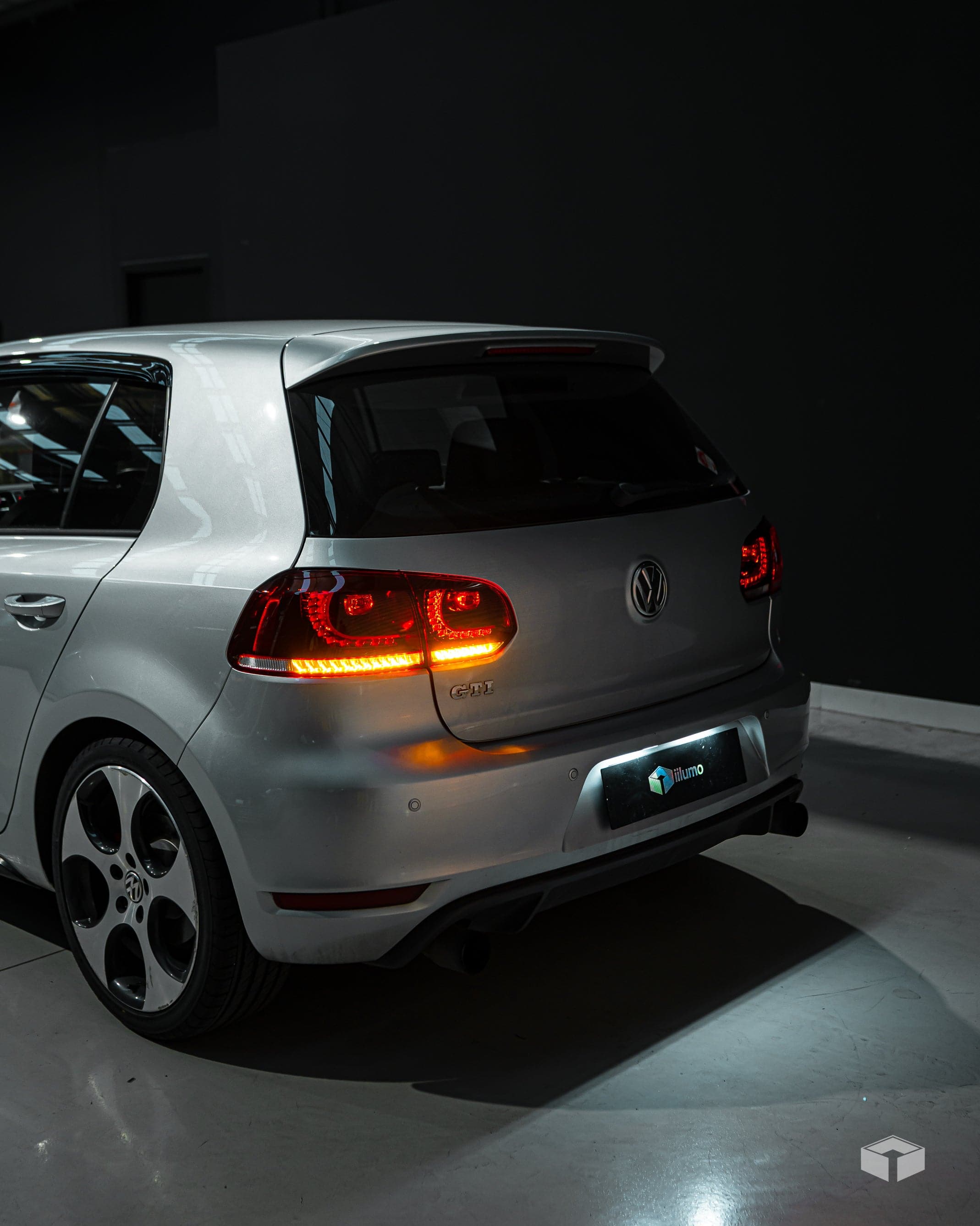 2008-2013 VW GOLF MK6R STYLE SEQUENTIAL LED TAIL LIGHTS - iilumolab