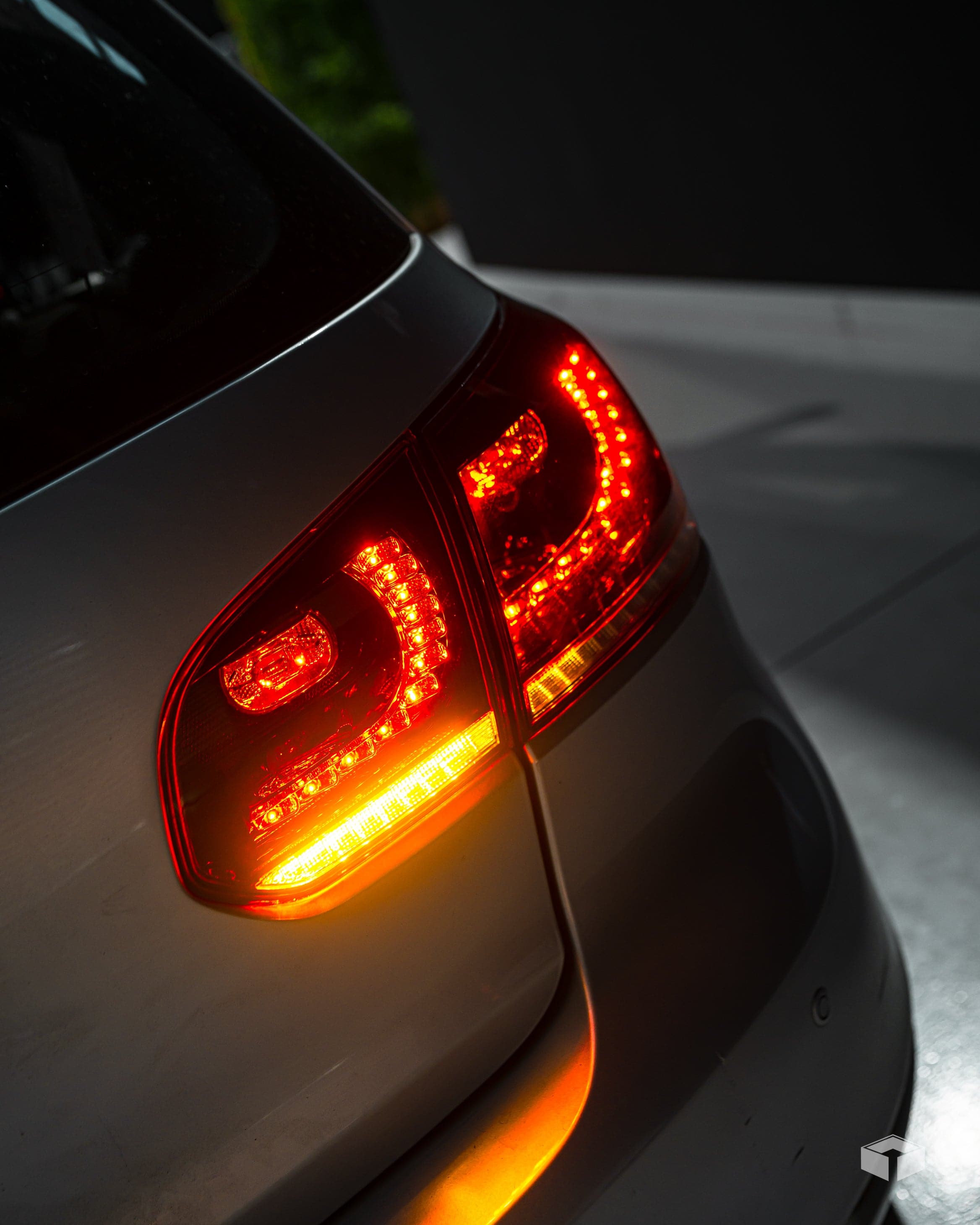 2008-2013 VW GOLF MK6R STYLE SEQUENTIAL LED TAIL LIGHTS - iilumolab