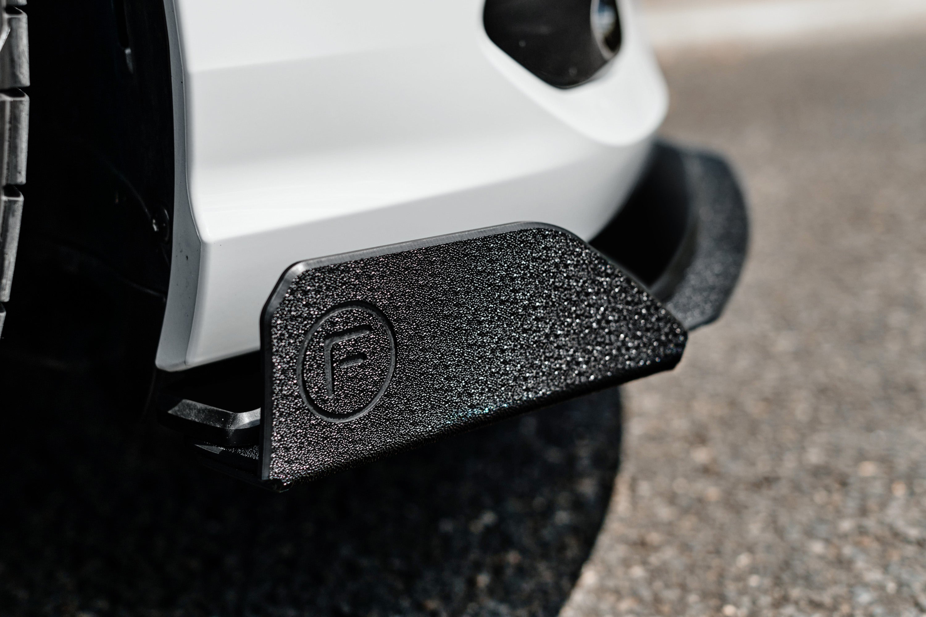 Flow Designs MK8 Golf R Chassis Mounted Front Lip Splitter - iilumolab
