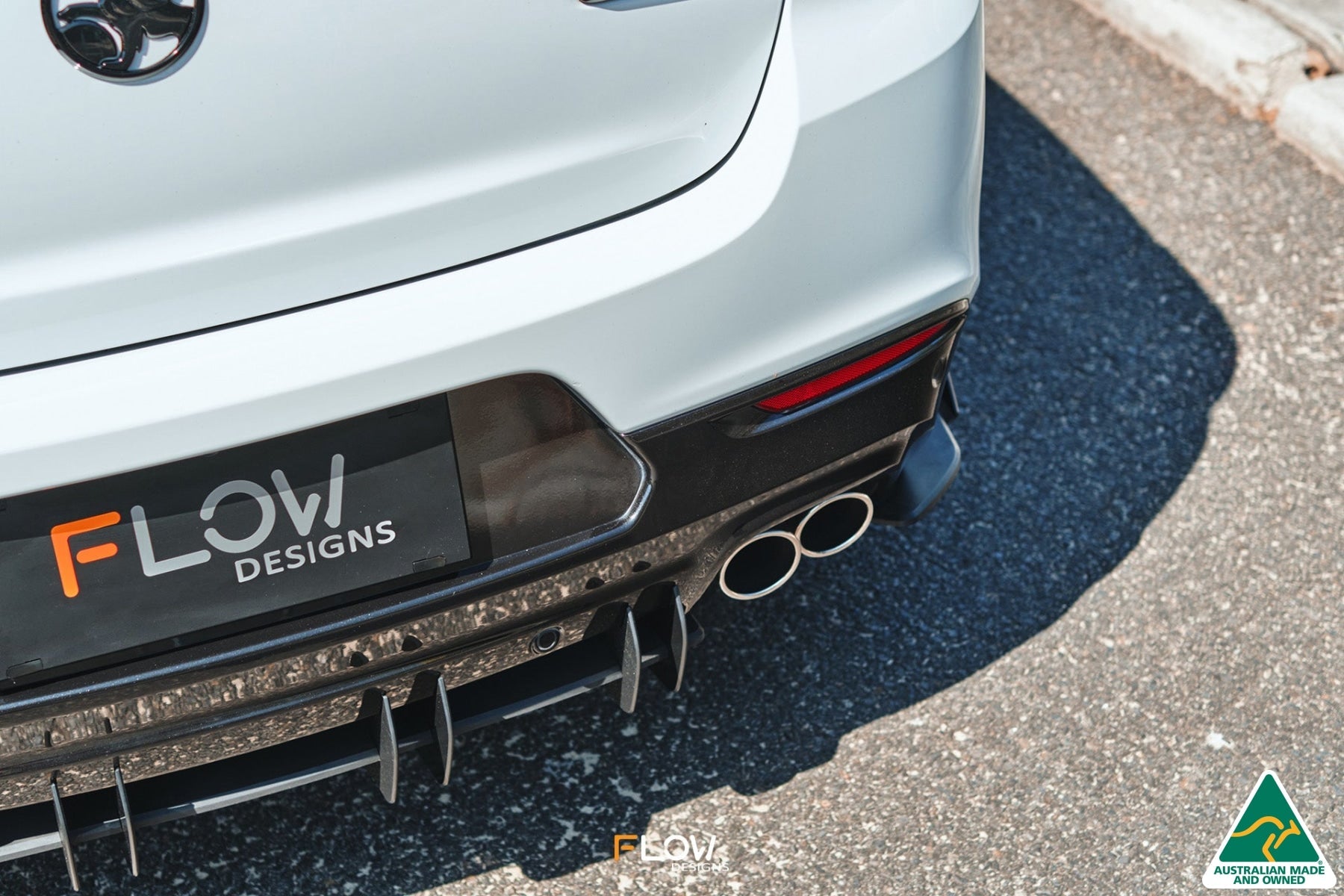 Flow Designs VF Commodore S2 Sedan Flow-Lock Rear Diffuser - iilumolab