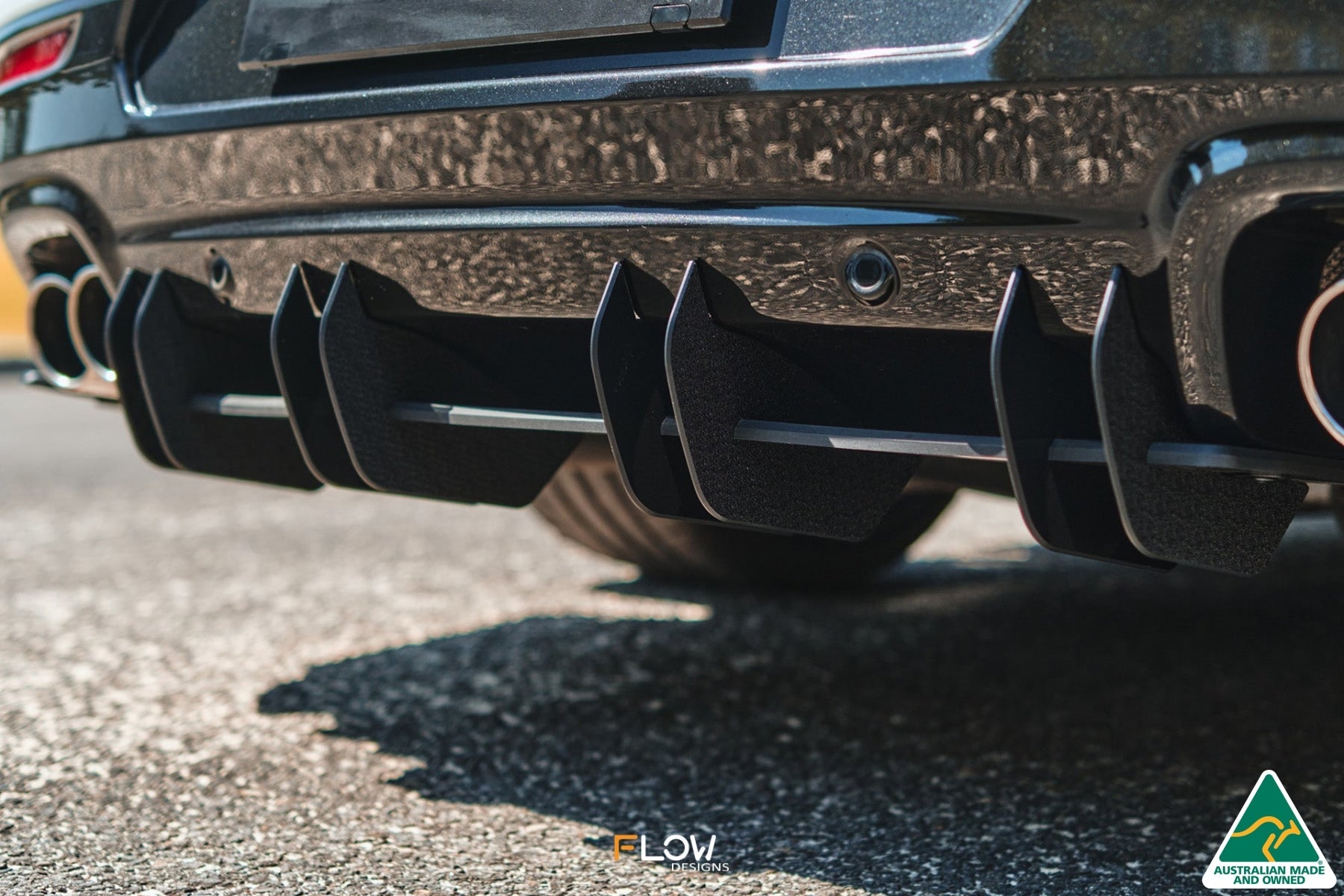 Flow Designs VF Commodore S2 Sedan Flow-Lock Rear Diffuser - iilumolab