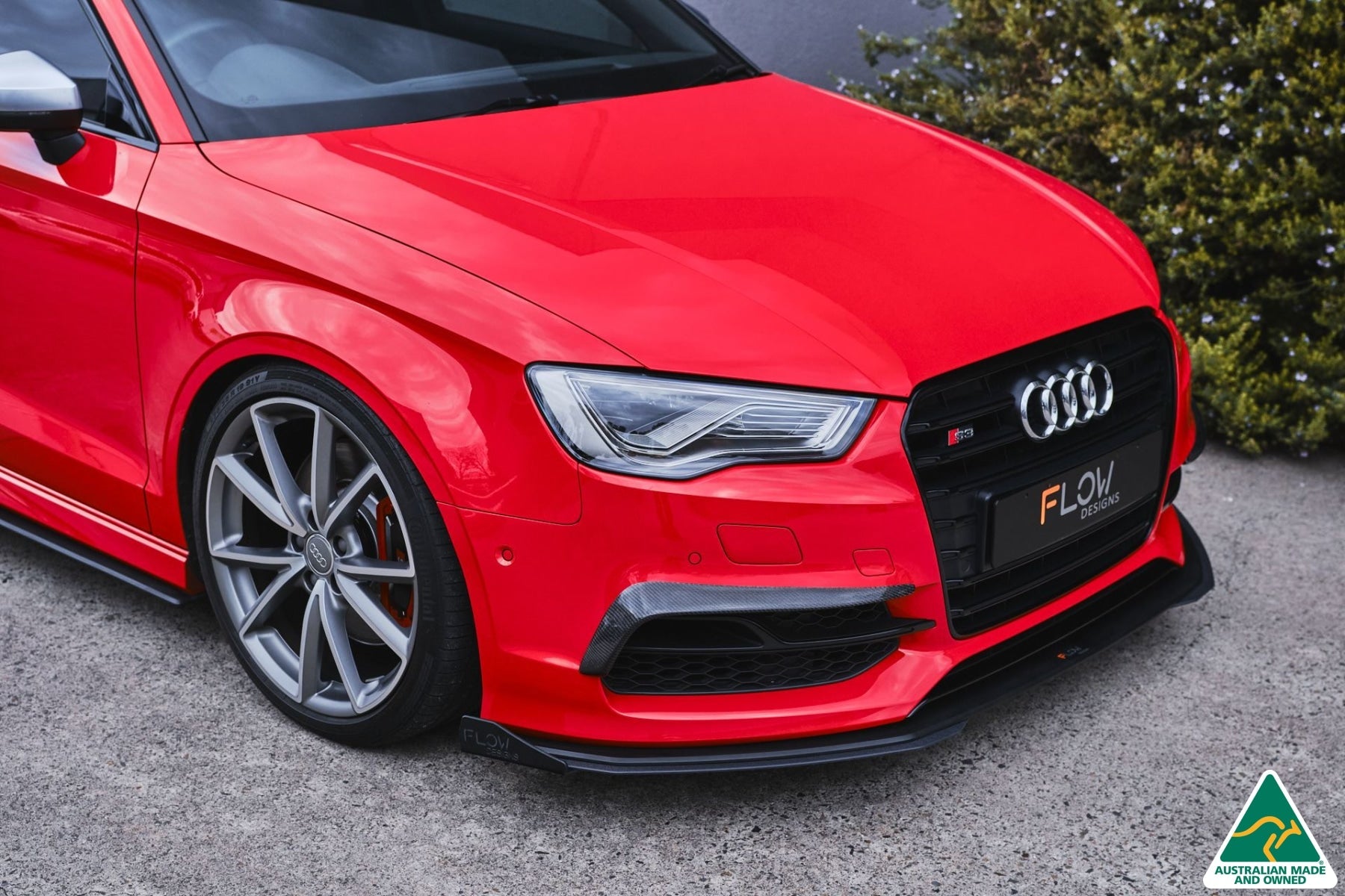 Flow Designs S3 8V Sedan Pre-Facelift Front Lip Splitter V3 & Mounting Brace - iilumolab