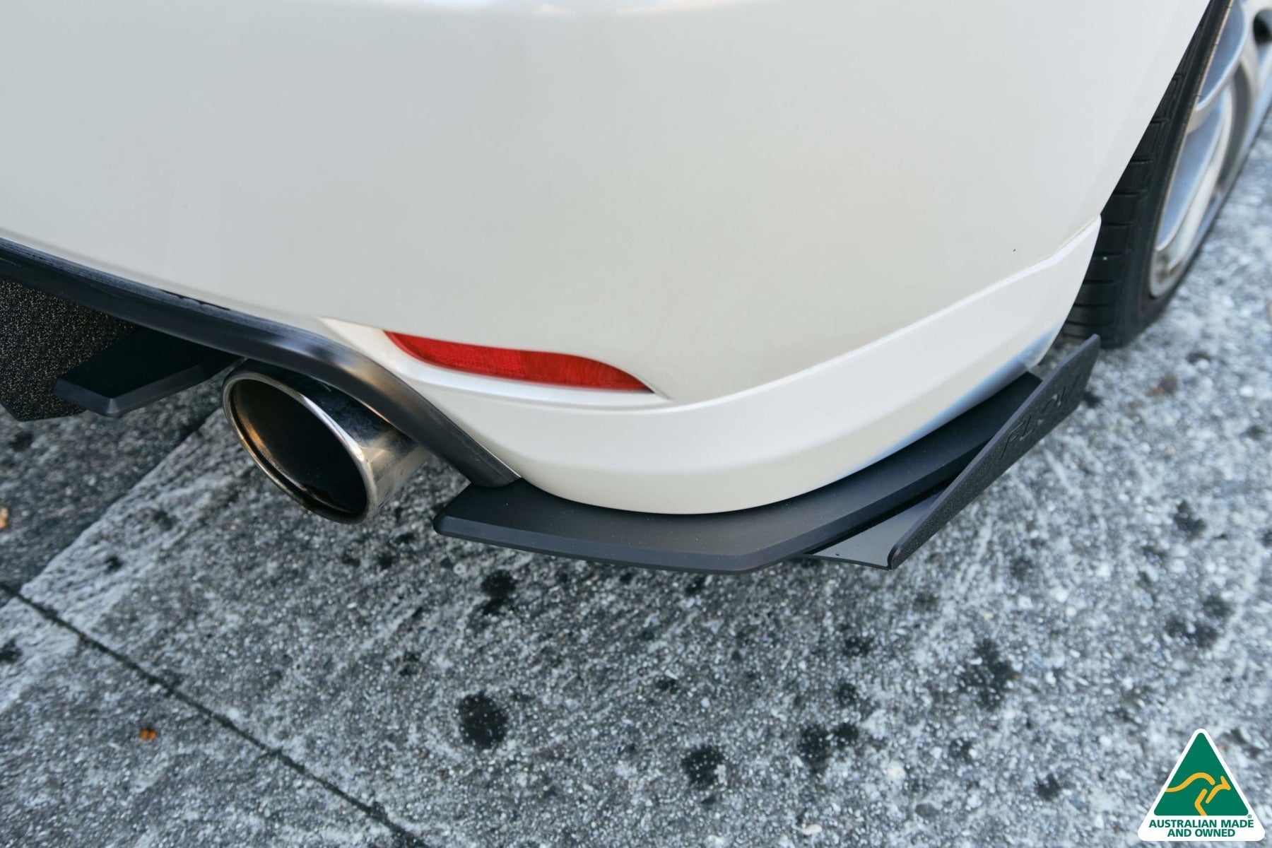 Flow Designs Impreza WRX/RS G3 Hatch PFL Rear Spat Winglets (Pair) - iilumolab