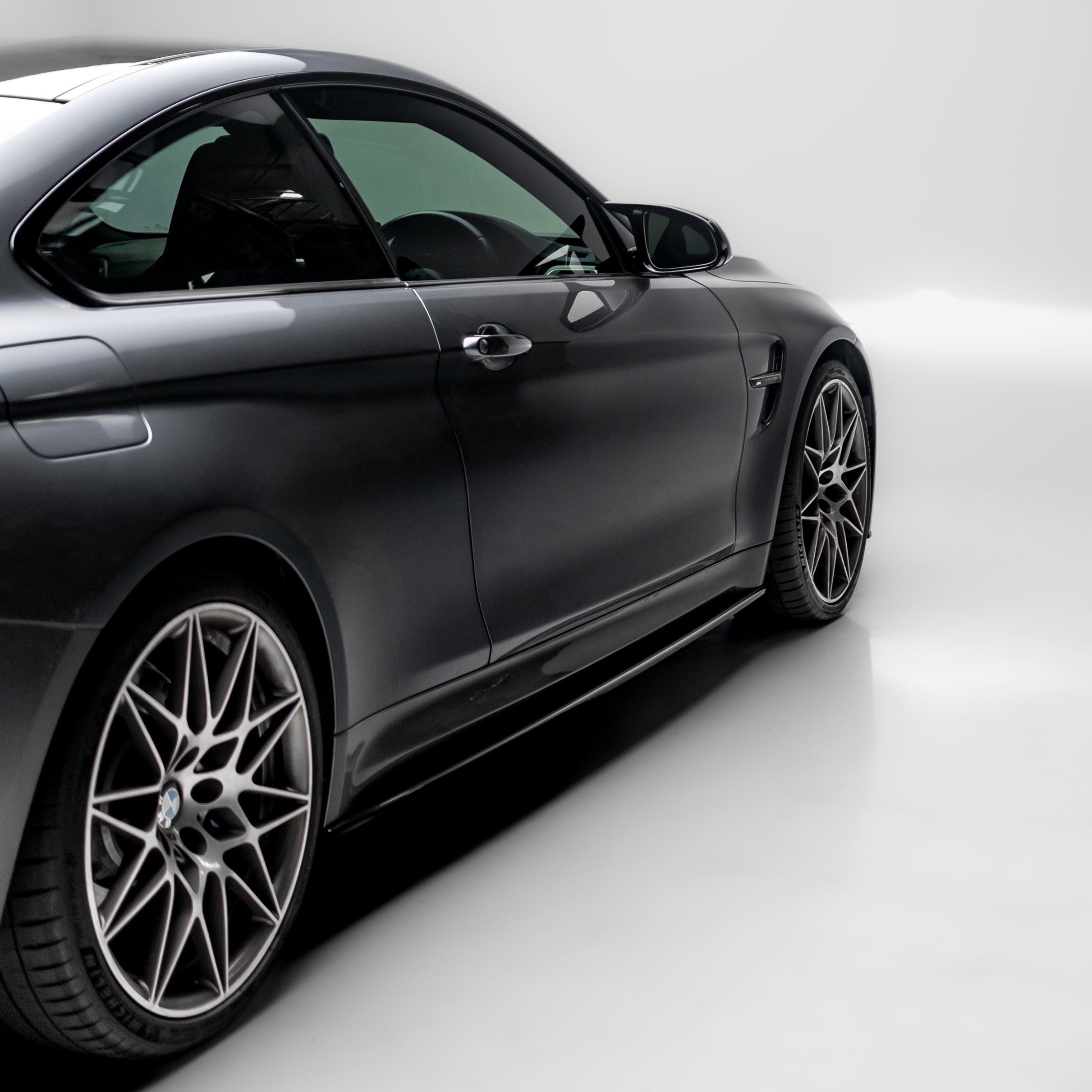 M Performance Style Pre Pregged Dry Carbon Fiber Side Skirts for BMW M3 F80 / M4 F82 F83 2014-2020