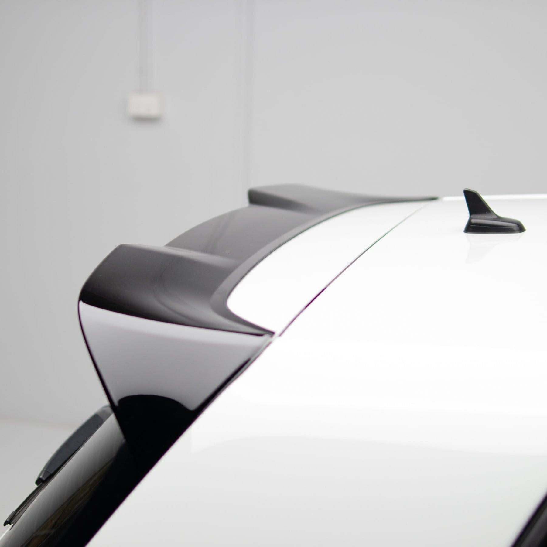 Zaero Designs EVO-1 Rear Spoiler for Volkswagen Golf MK7/MK7.5 GTI & R 2014-2021 - iilumolab