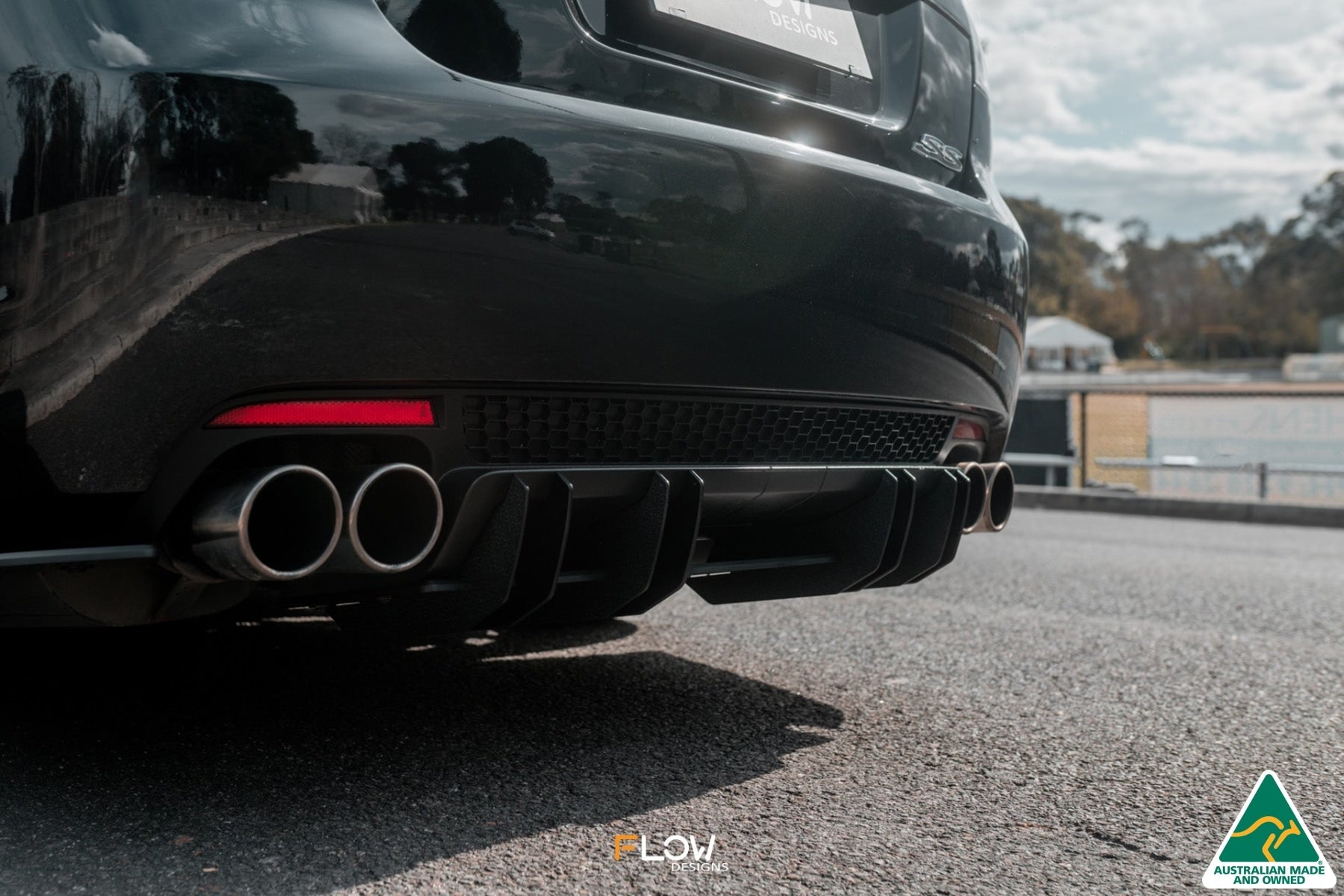 Flow Designs VE Commodore S1 Sedan Flow-Lock Rear Diffuser - iilumolab