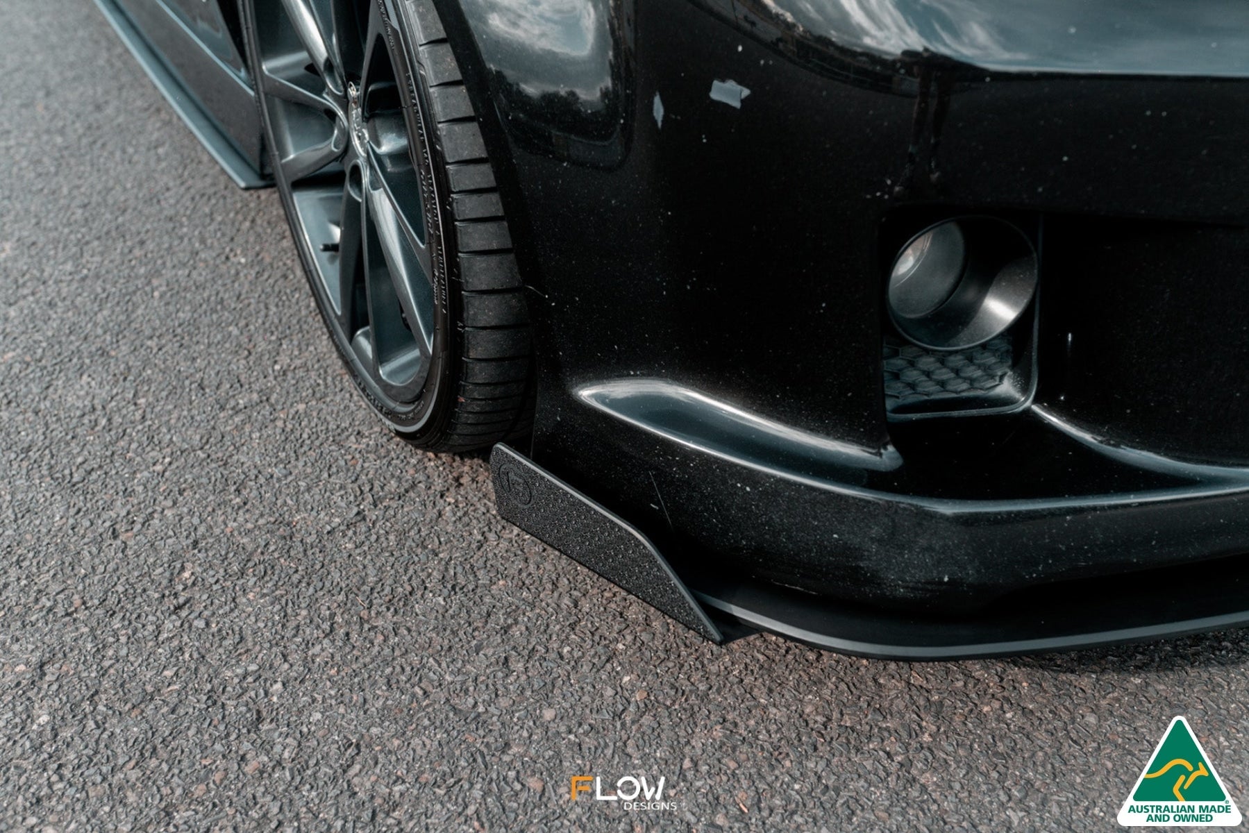 Flow Designs VE Commodore S1 Sedan Front Lip Splitter Winglets (Pair) - iilumolab