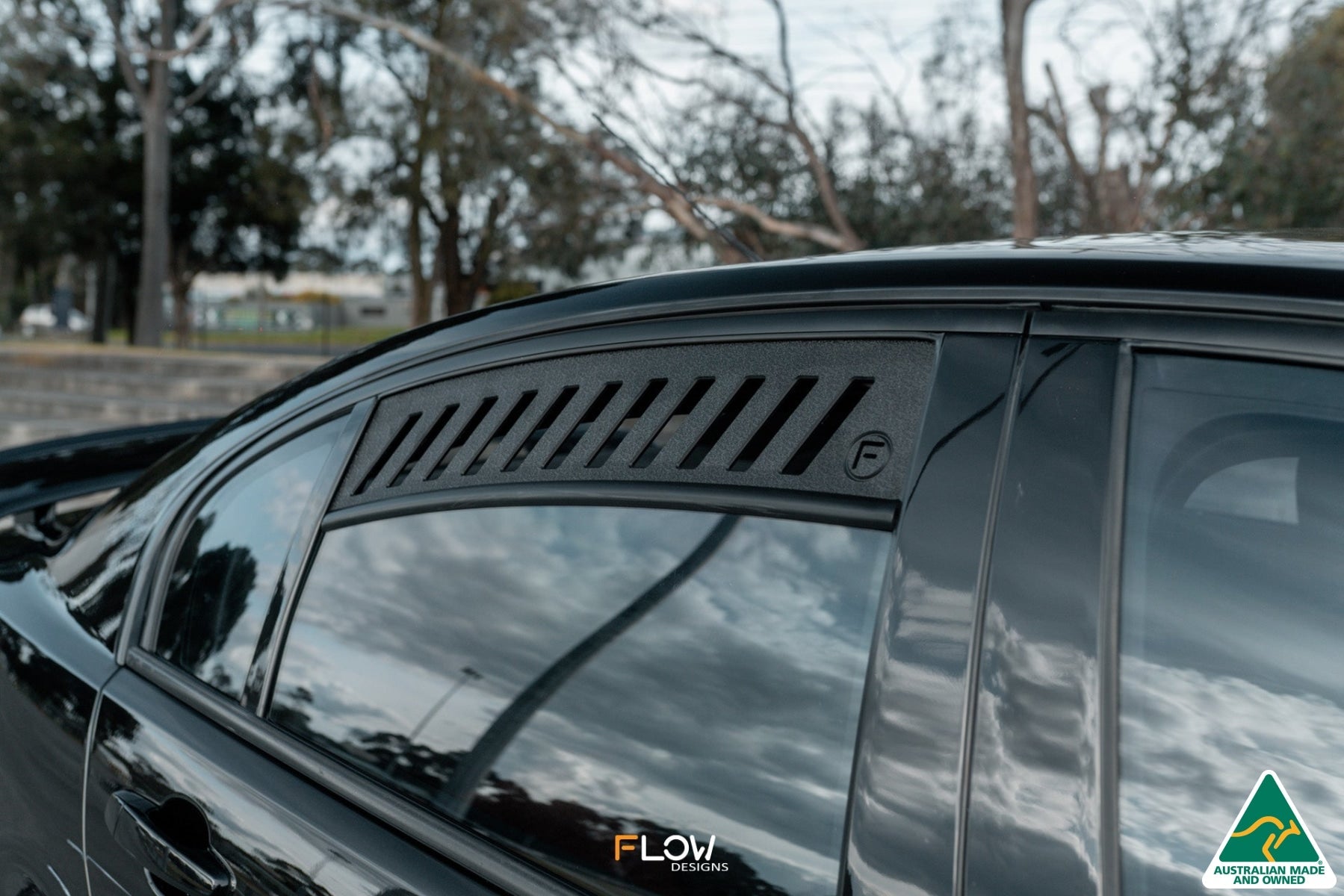 Flow Designs VE Commodore Sedan Rear Window Vents (Pair) - iilumolab