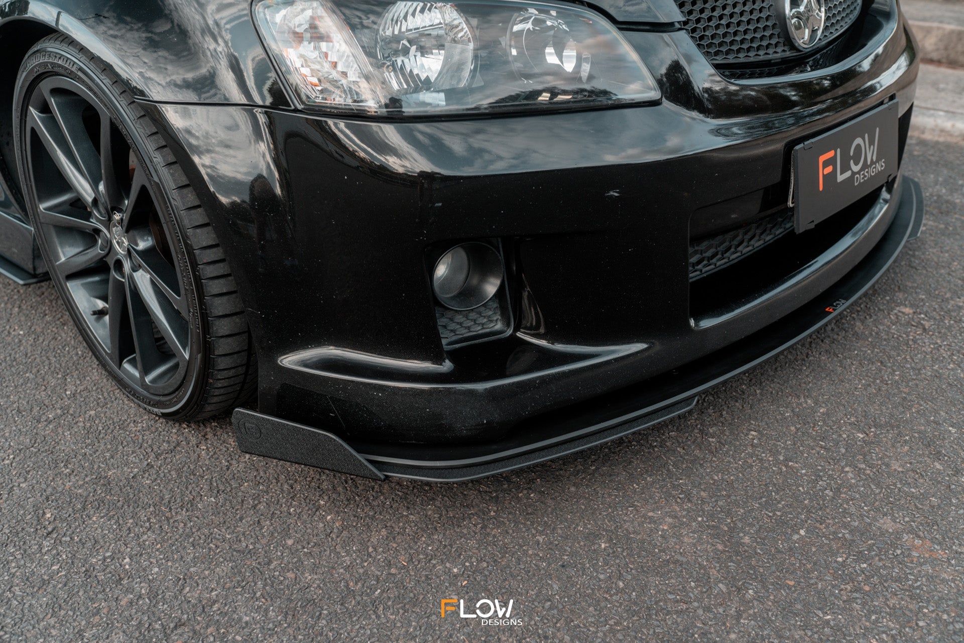 Flow Designs VE Commodore S1 Wagon Front Lip Splitter - iilumolab