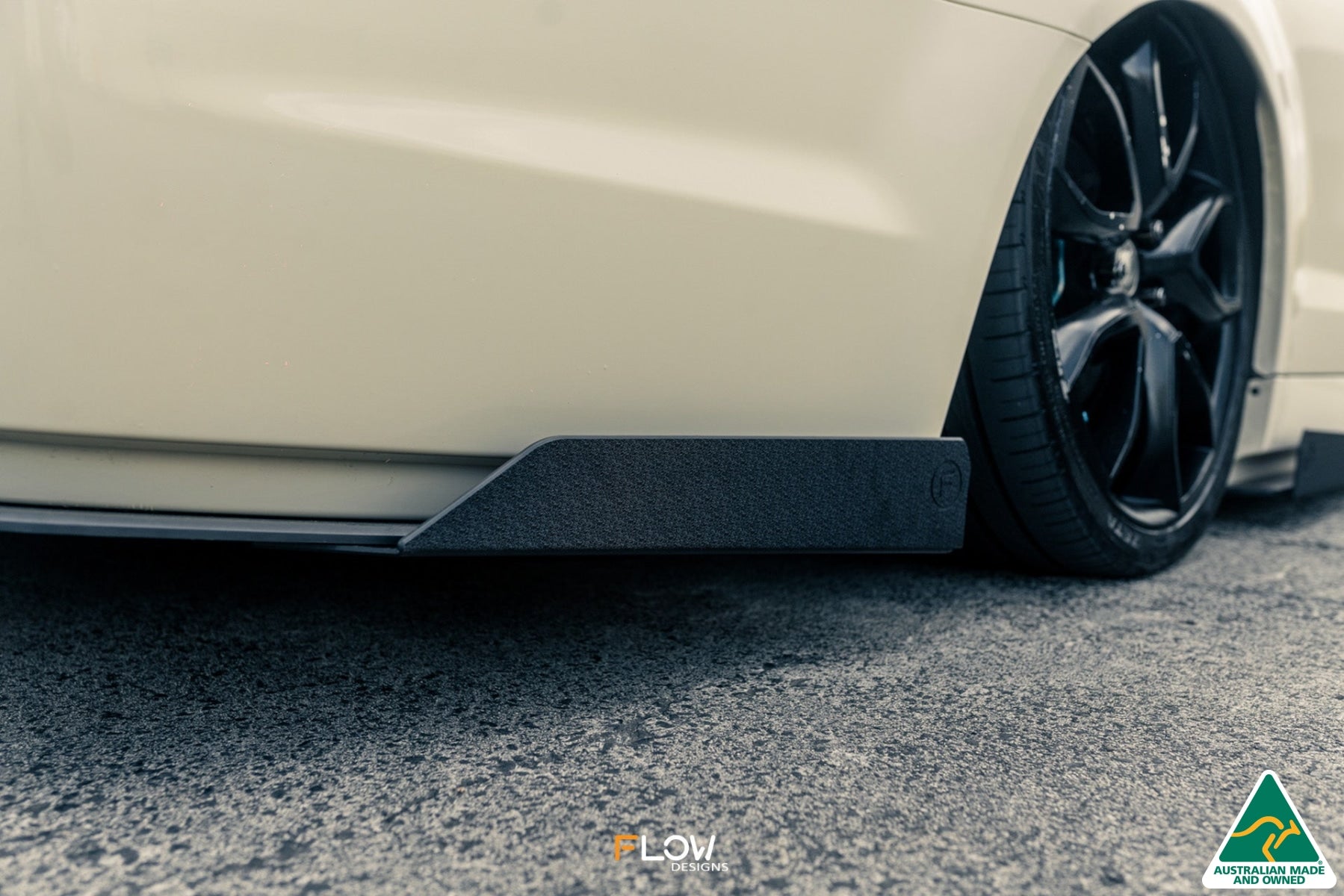 Flow Designs VE Commodore Ute Rear Spats (Pair) - iilumolab