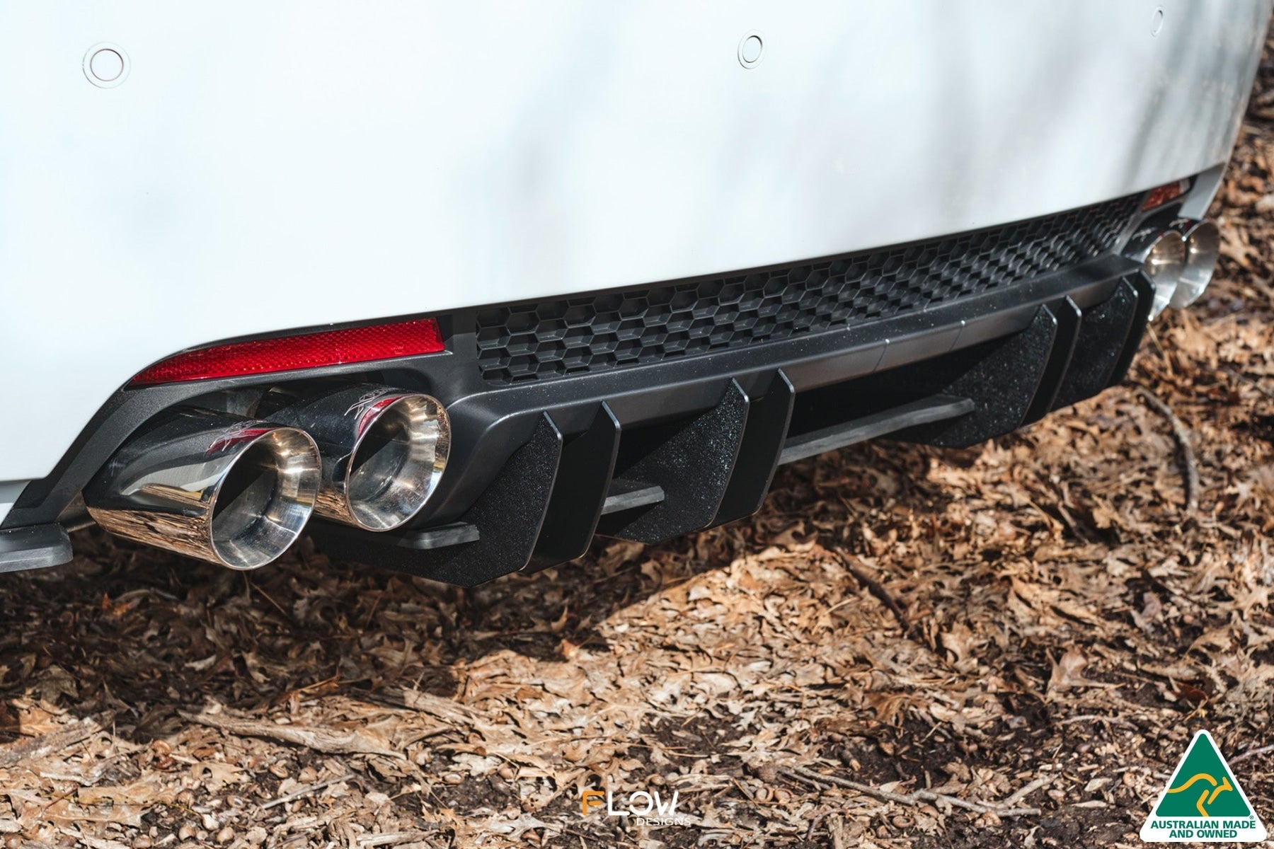 Flow Designs VE Commodore S2 Sedan Flow-Lock Rear Diffuser - iilumolab