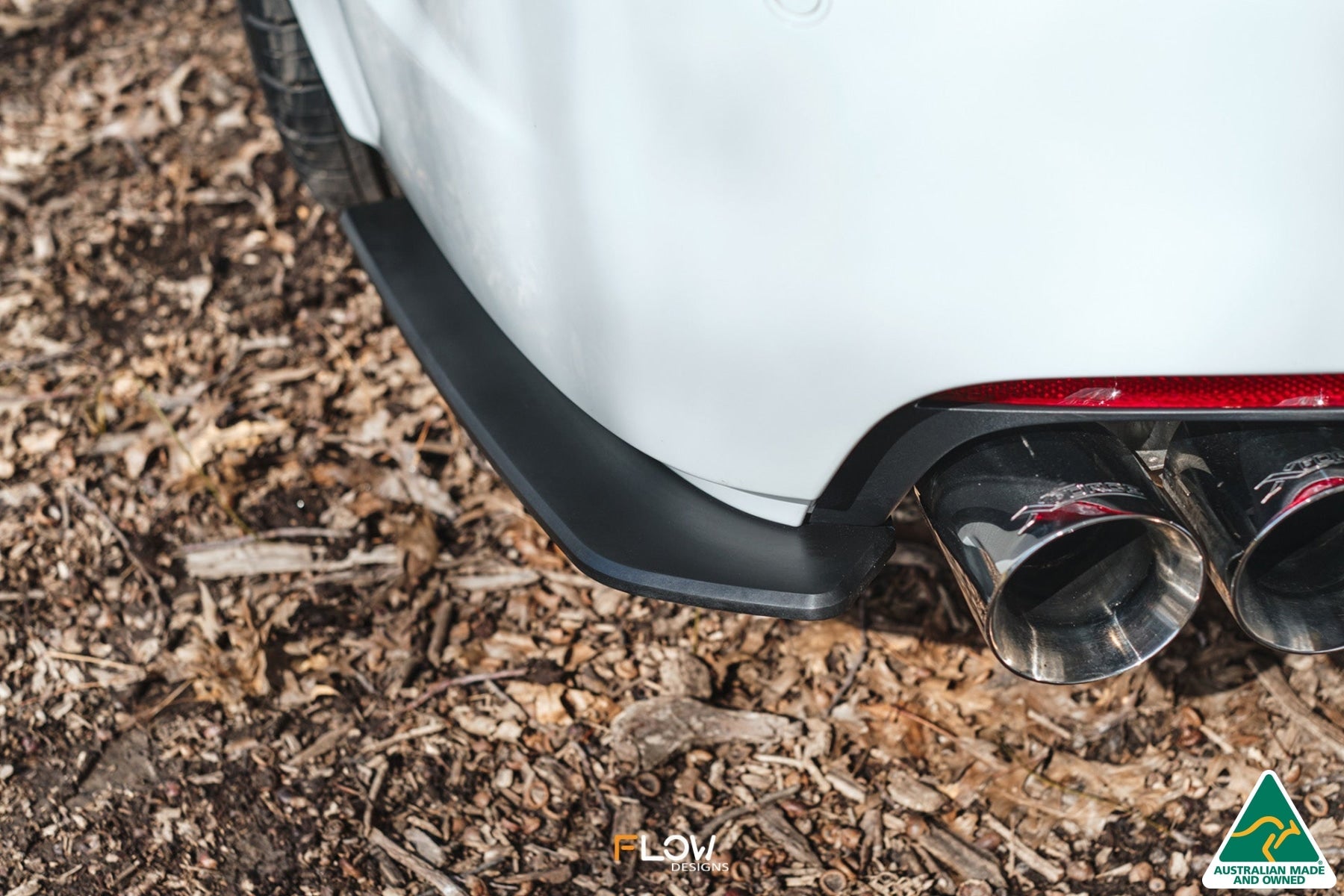 Flow Designs VE Commodore S2 Sedan Rear Spats (Pair) - iilumolab