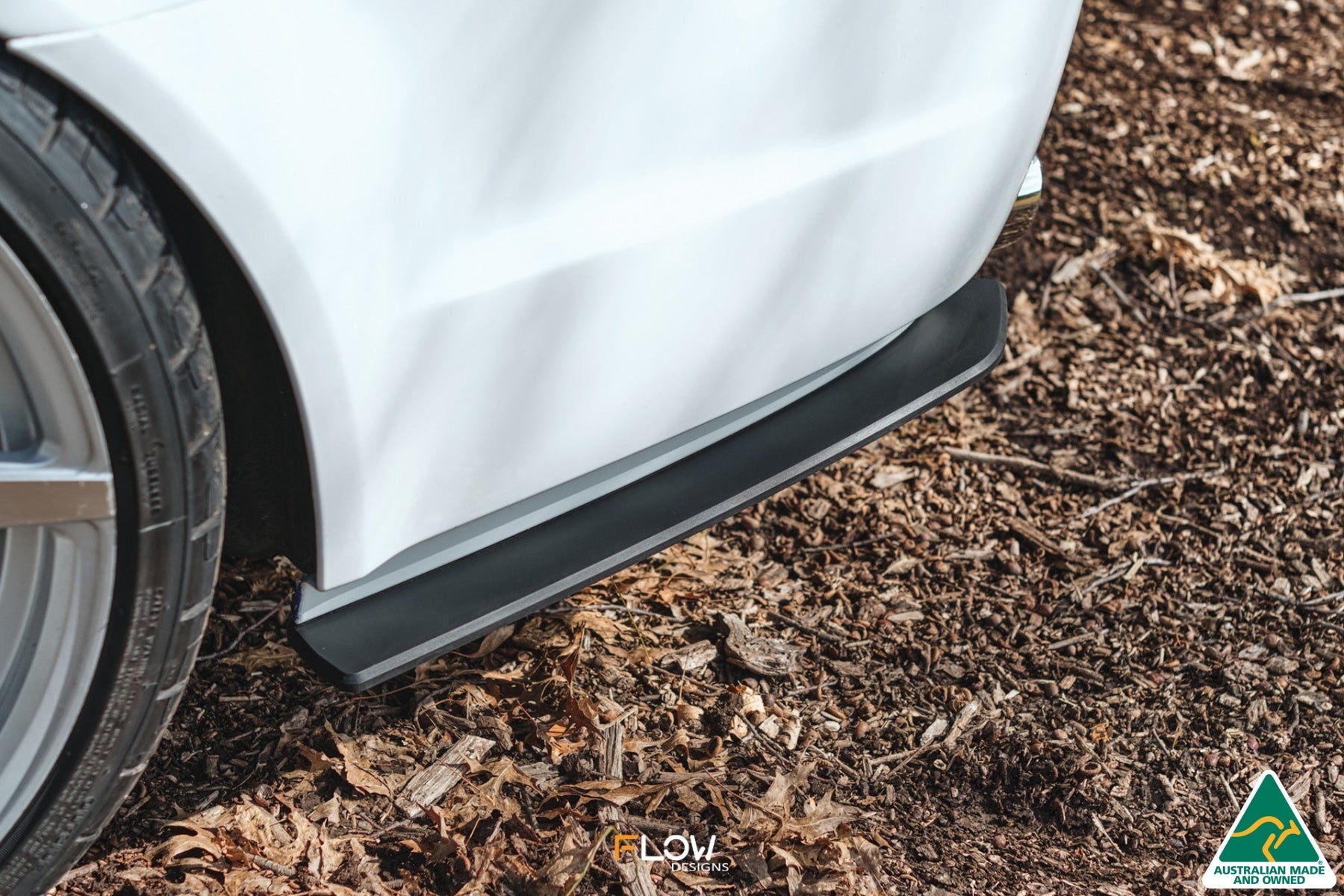 Flow Designs VE Commodore S2 Sedan Rear Spats (Pair) - iilumolab