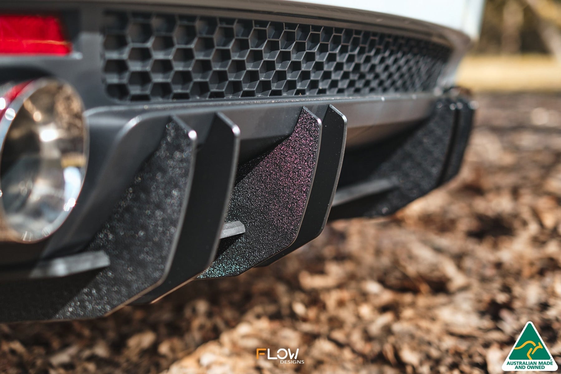 Flow Designs VE Commodore S2 Sedan Flow-Lock Rear Diffuser - iilumolab