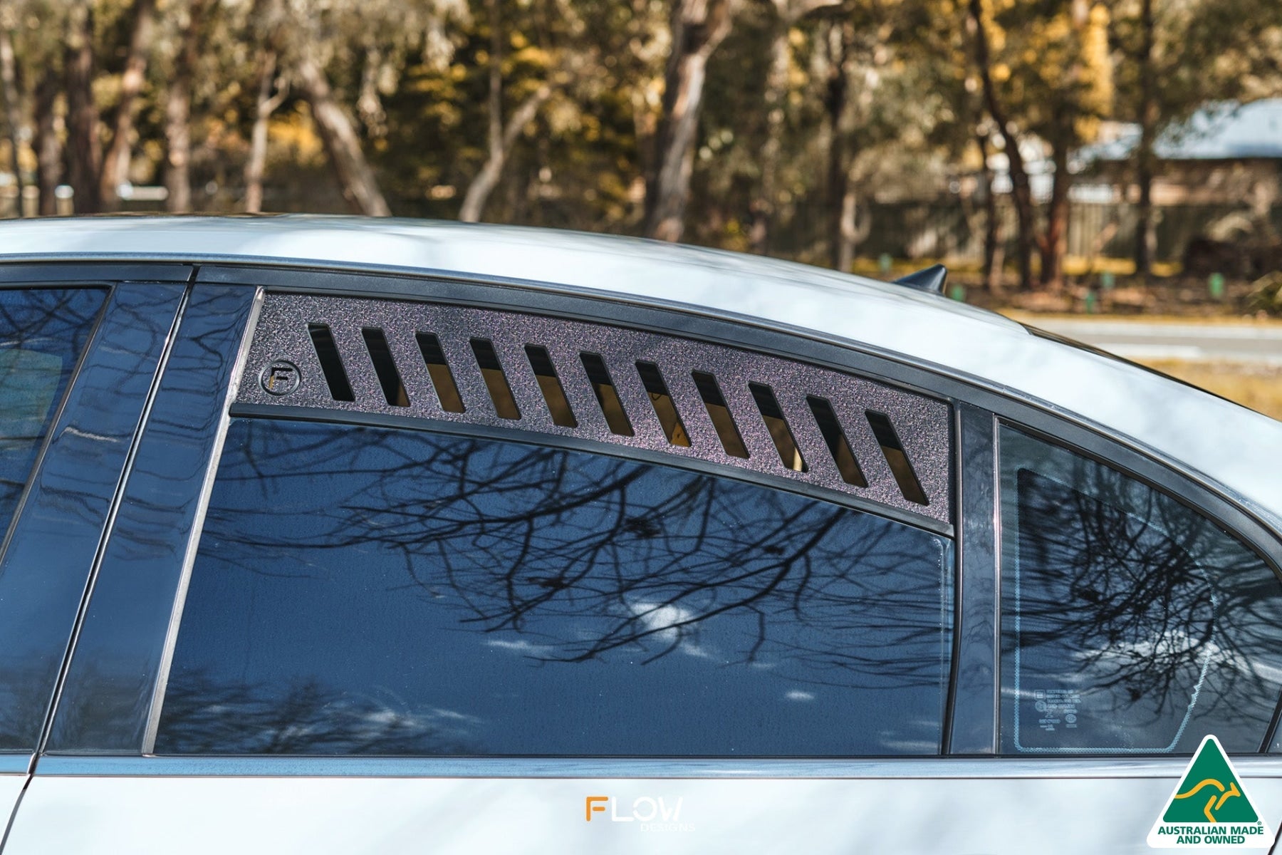 Flow Designs VE Commodore Sedan Rear Window Vents (Pair) - iilumolab