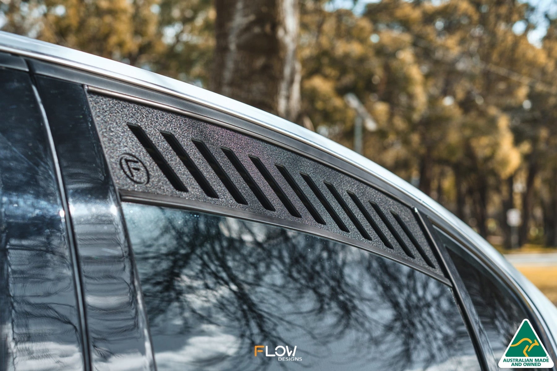 Flow Designs VE Commodore Sedan Rear Window Vents (Pair) - iilumolab