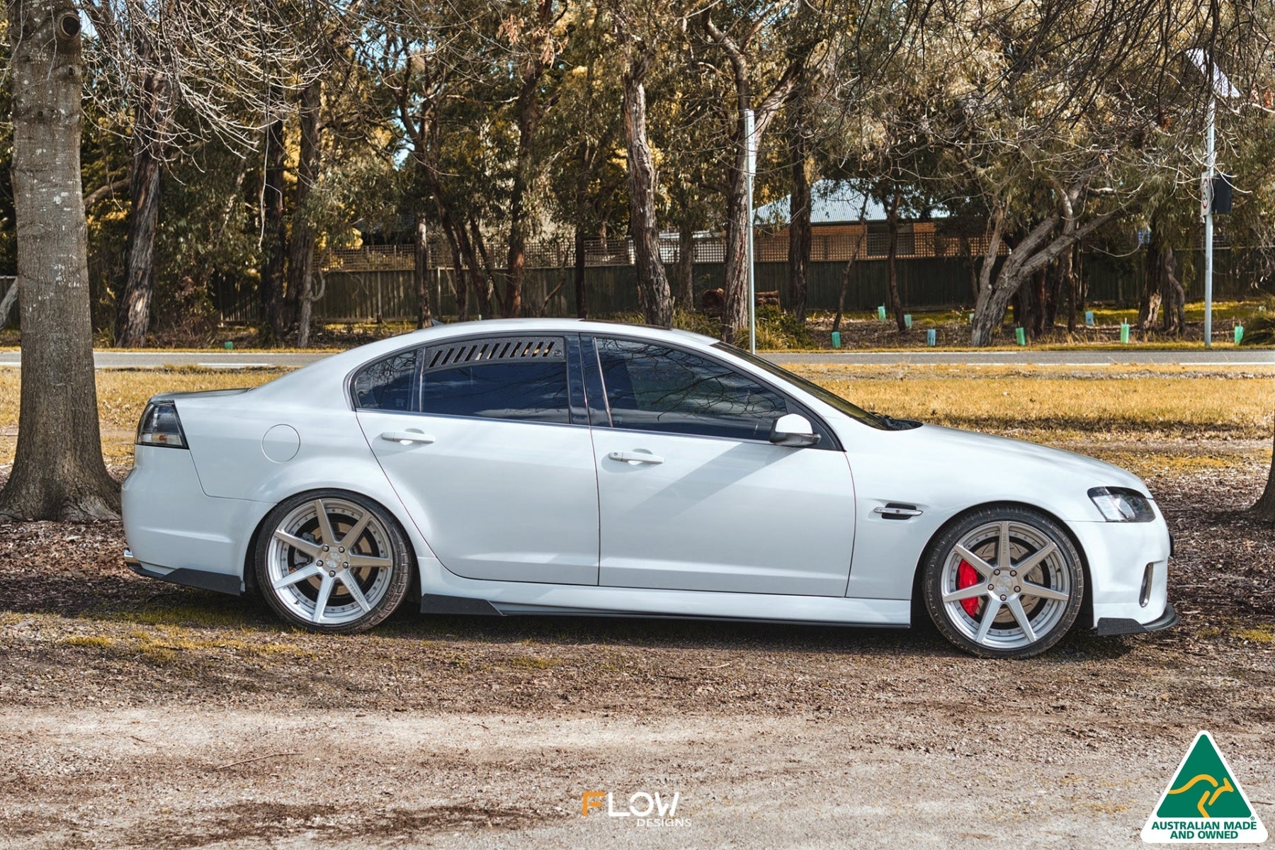 Flow Designs VE Commodore Sedan Rear Window Vents (Pair) - iilumolab