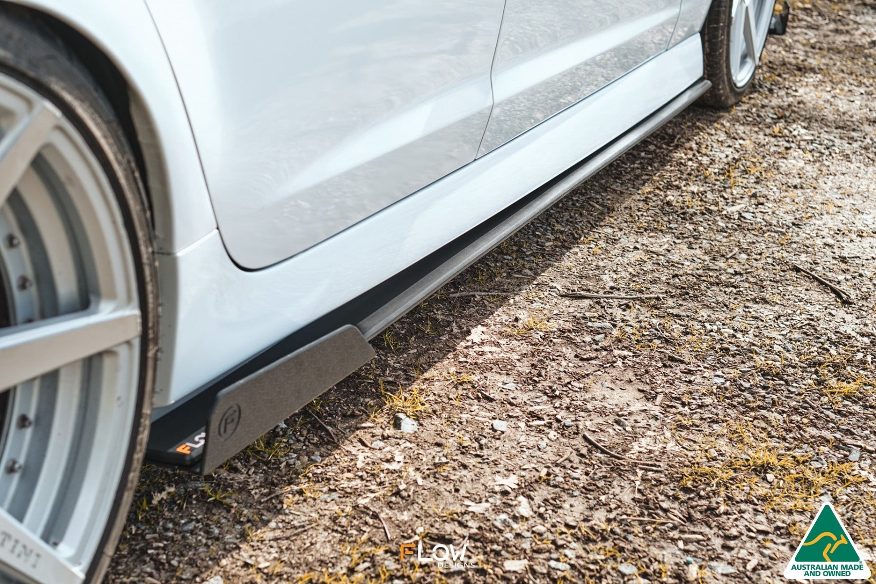 Flow Designs VE Commodore S2 Sedan Side Skirt Splitter Winglets (Pair) - iilumolab