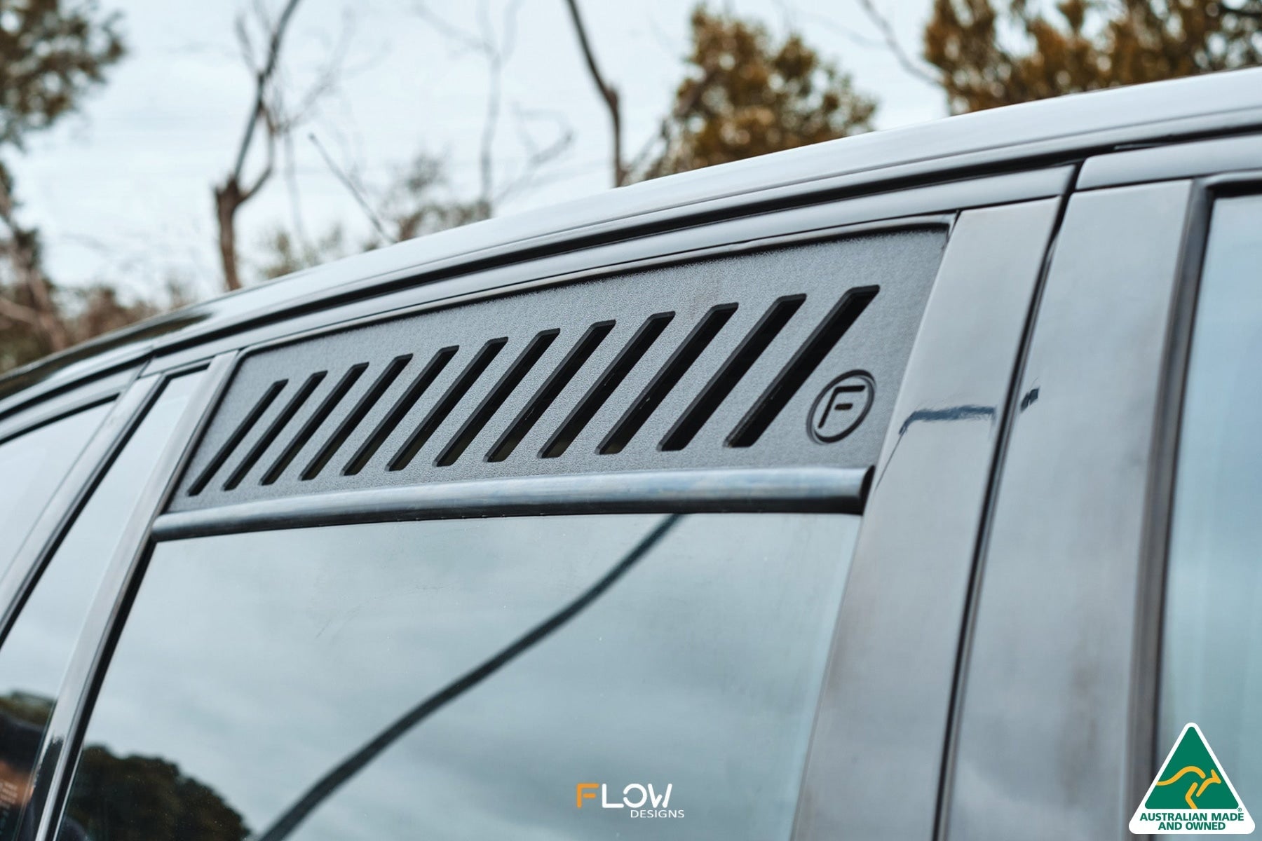 VE Commodore Wagon Rear Window Vents (Pair) - iilumolab