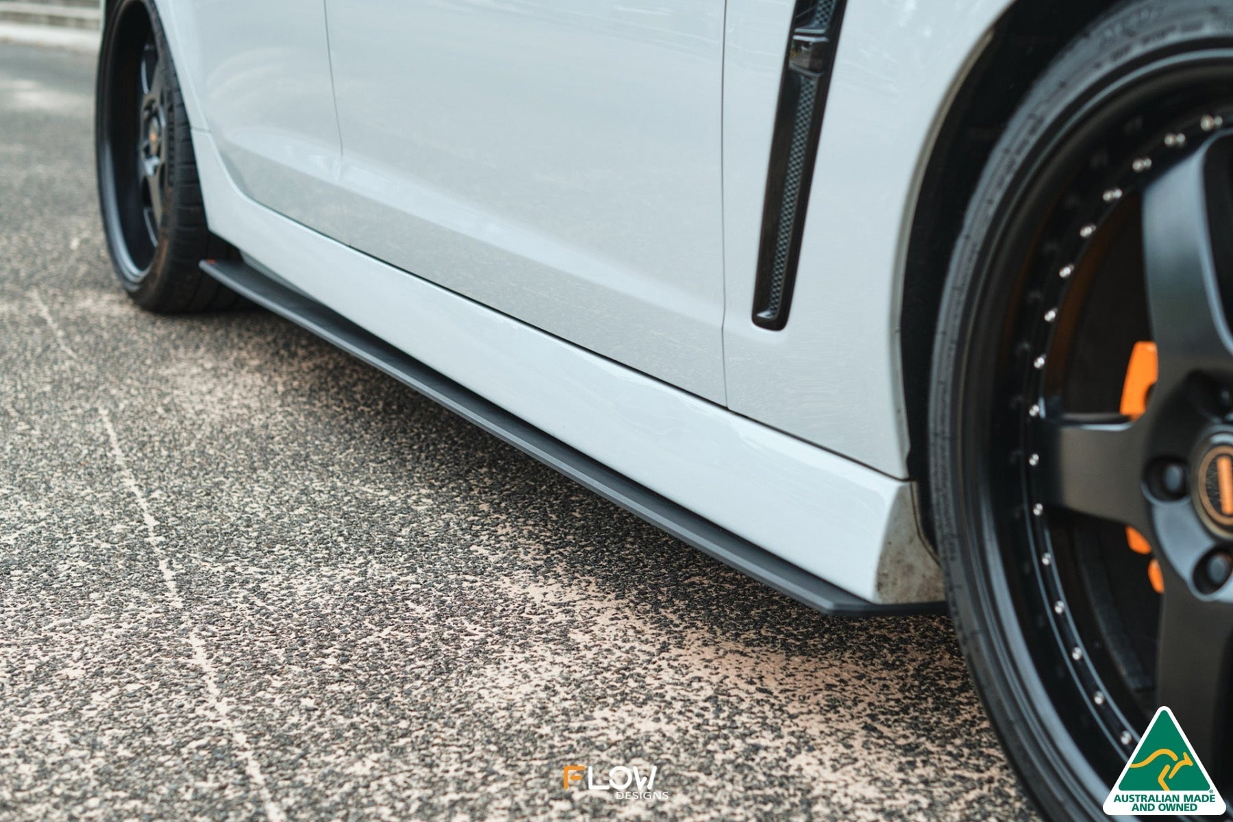 Flow Designs VF Commodore S2 Sedan Side Skirt Splitters (Pair) - iilumolab