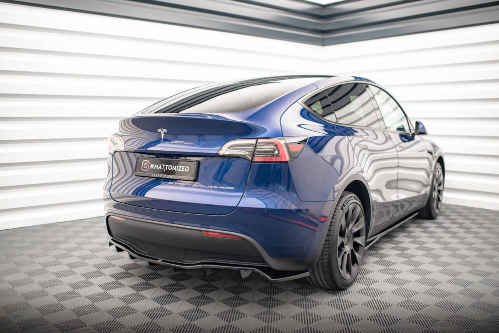 Maxton Design Central Rear Splitter Tesla Model Y - iilumolab