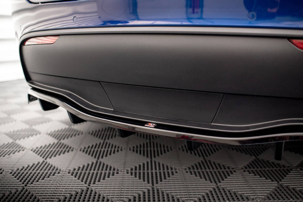 Maxton Design Central Rear Splitter Tesla Model Y - iilumolab